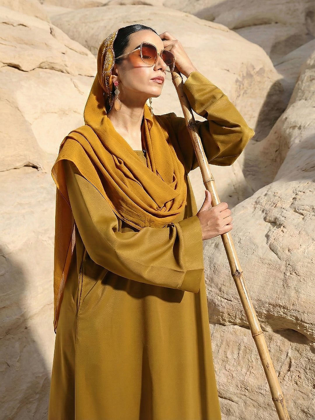 Rich Poly Georgette Embellished Regular Abaya with Hijab