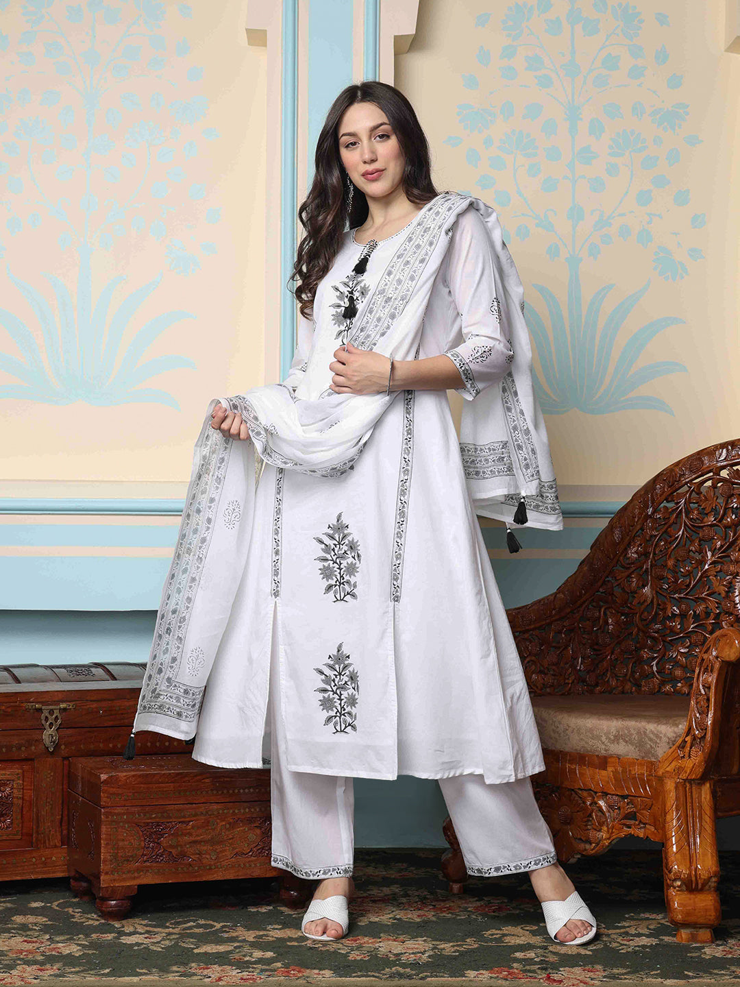 Comfy White Purecotton printed Aline fit kurta set with dupatta