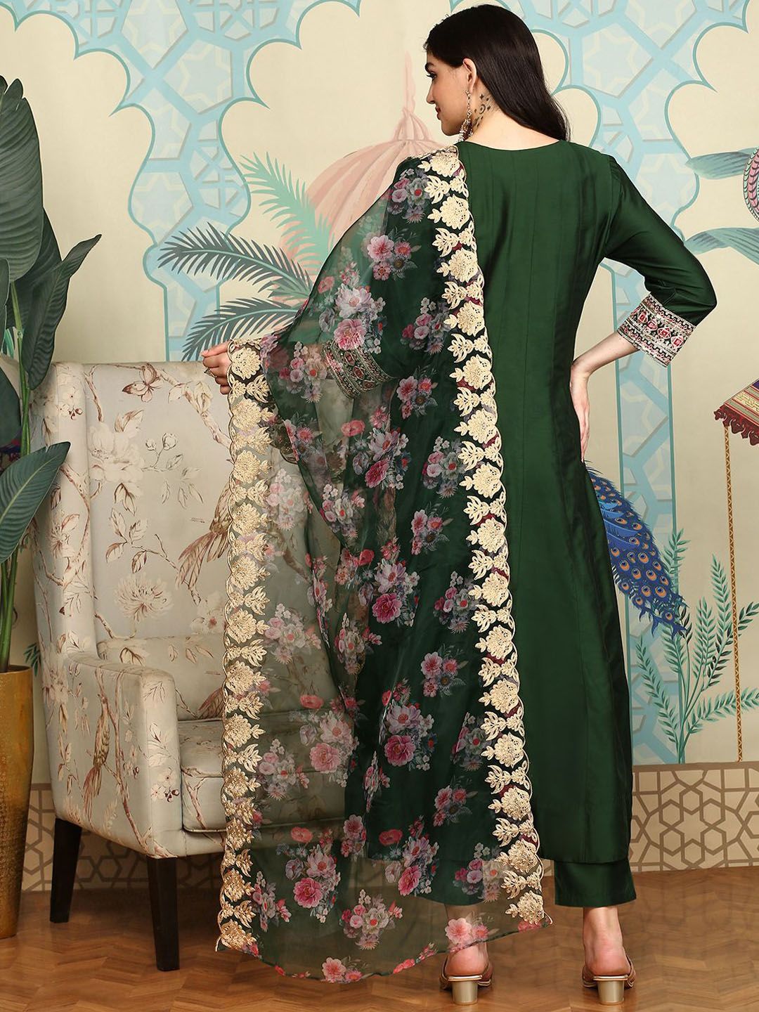 Viscose Rayon Green Floral Embroidered A-Line Kurta With Straight Bottom And Scalloped Zari Embroidered Organza Dupatta
