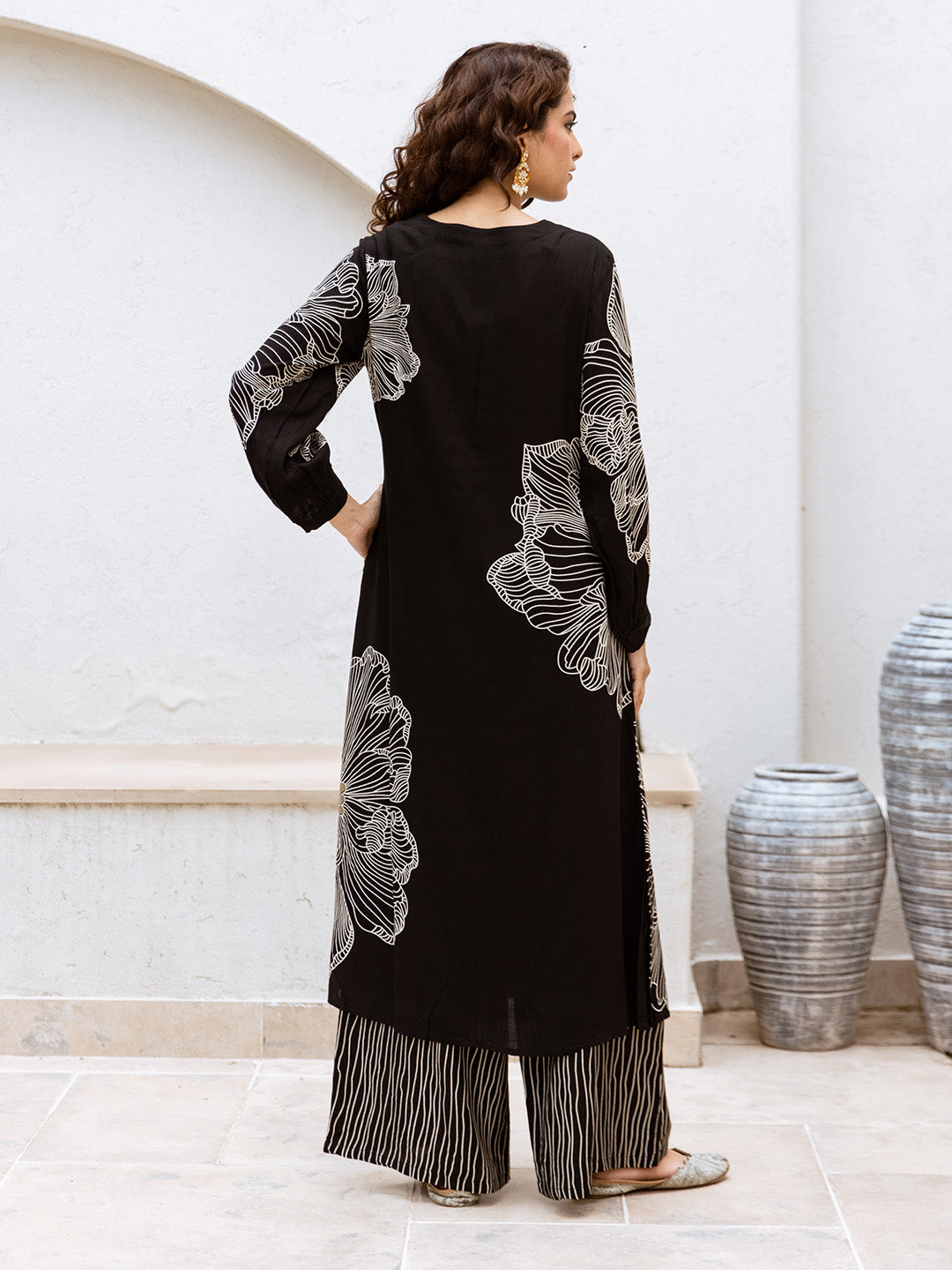 Comfy BlackViscoseRayon Floral Print Straight Fit  kurta set with palazzo bottom