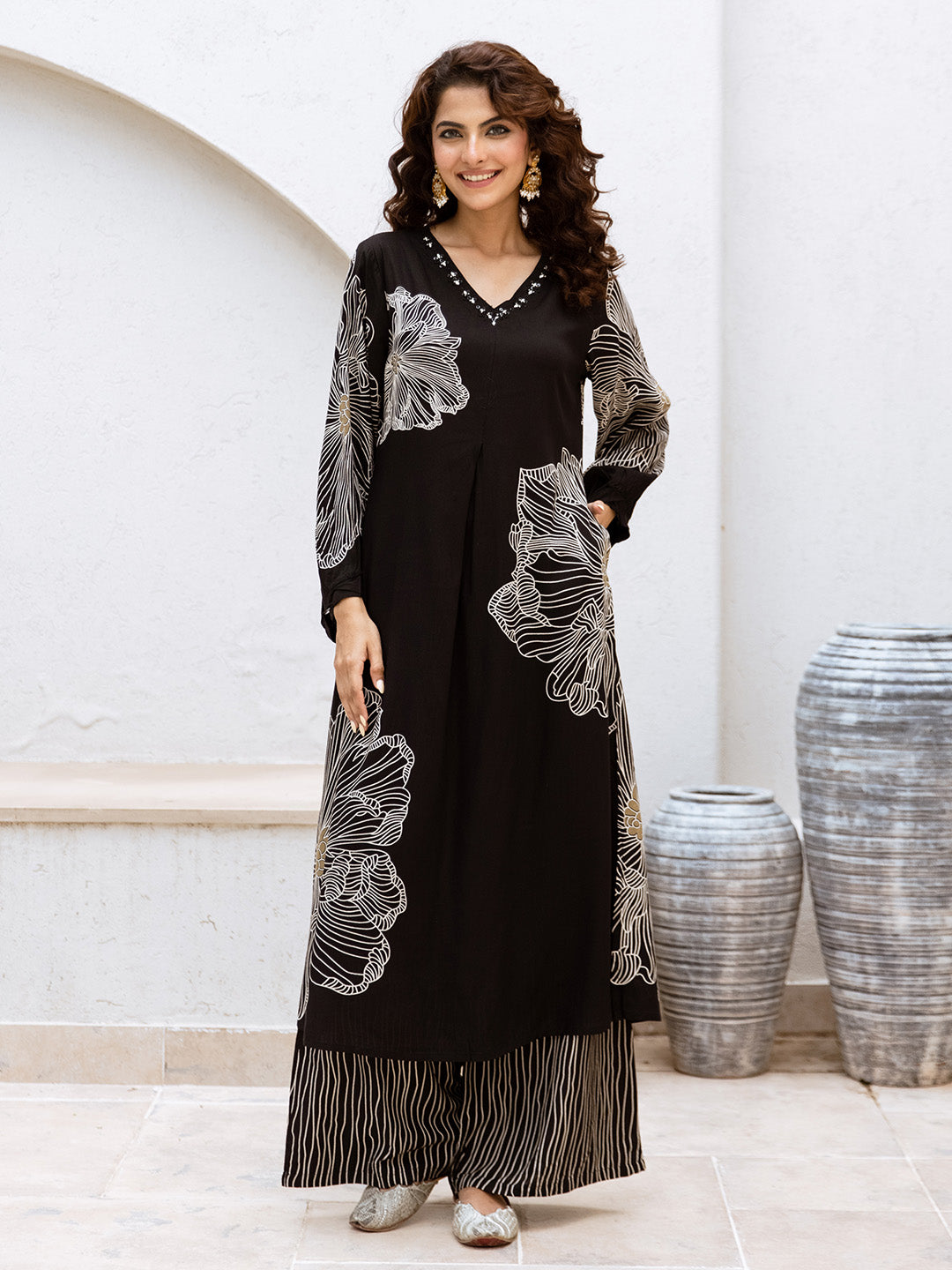 Comfy BlackViscoseRayon Floral Print Straight Fit  kurta set with palazzo bottom