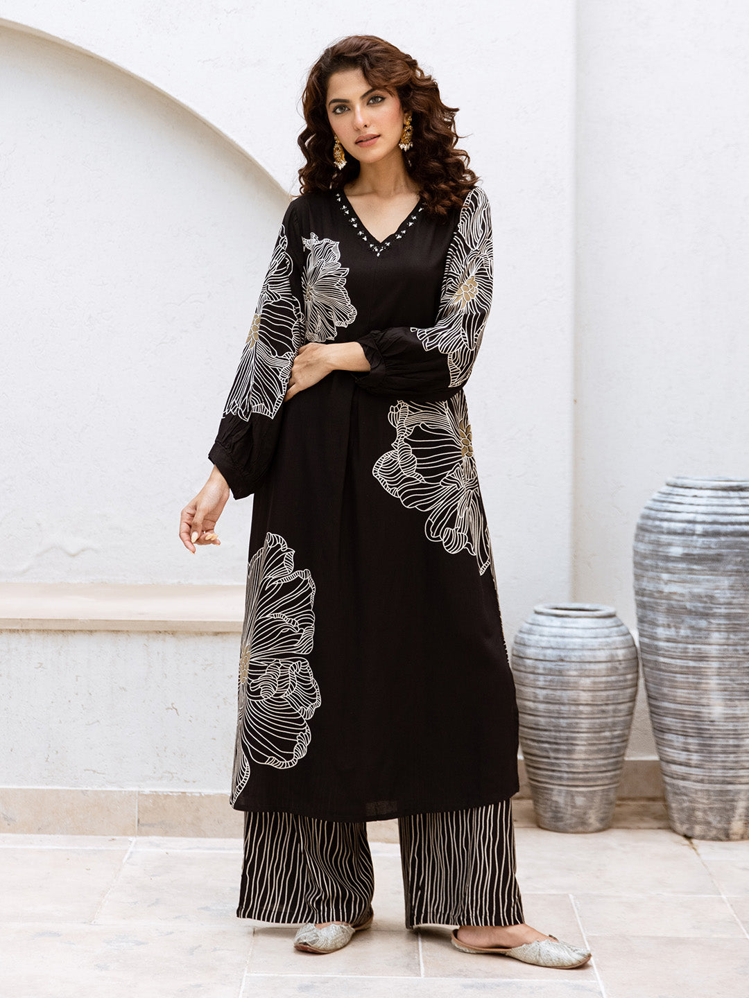 Comfy BlackViscoseRayon Floral Print Straight Fit  kurta set with palazzo bottom