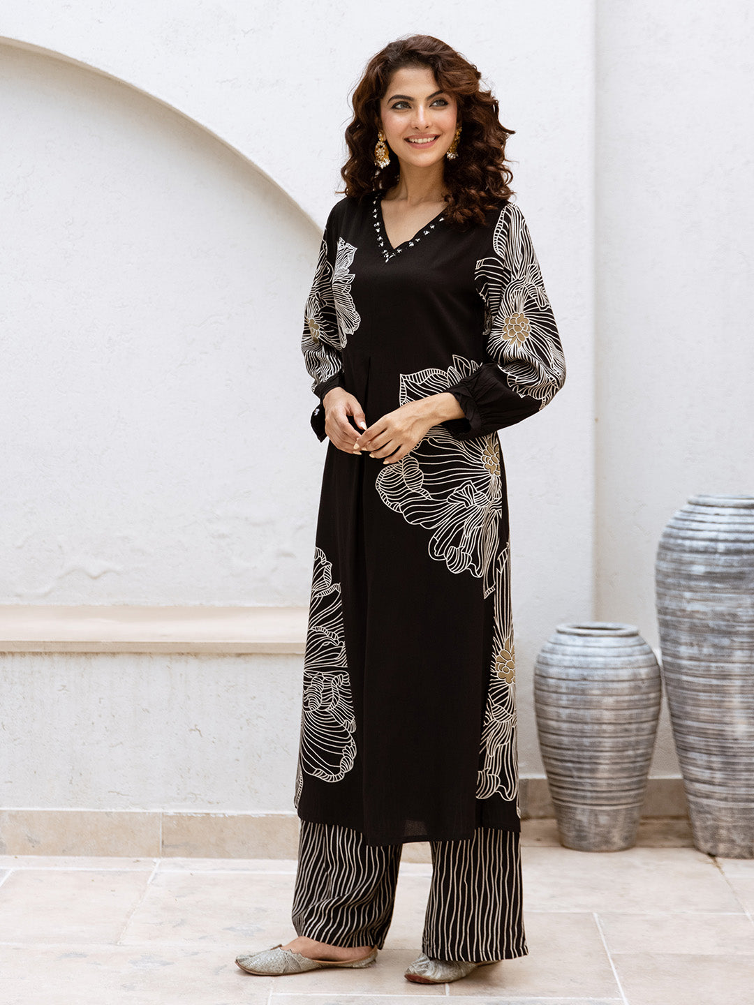 Comfy BlackViscoseRayon Floral Print Straight Fit  kurta set with palazzo bottom