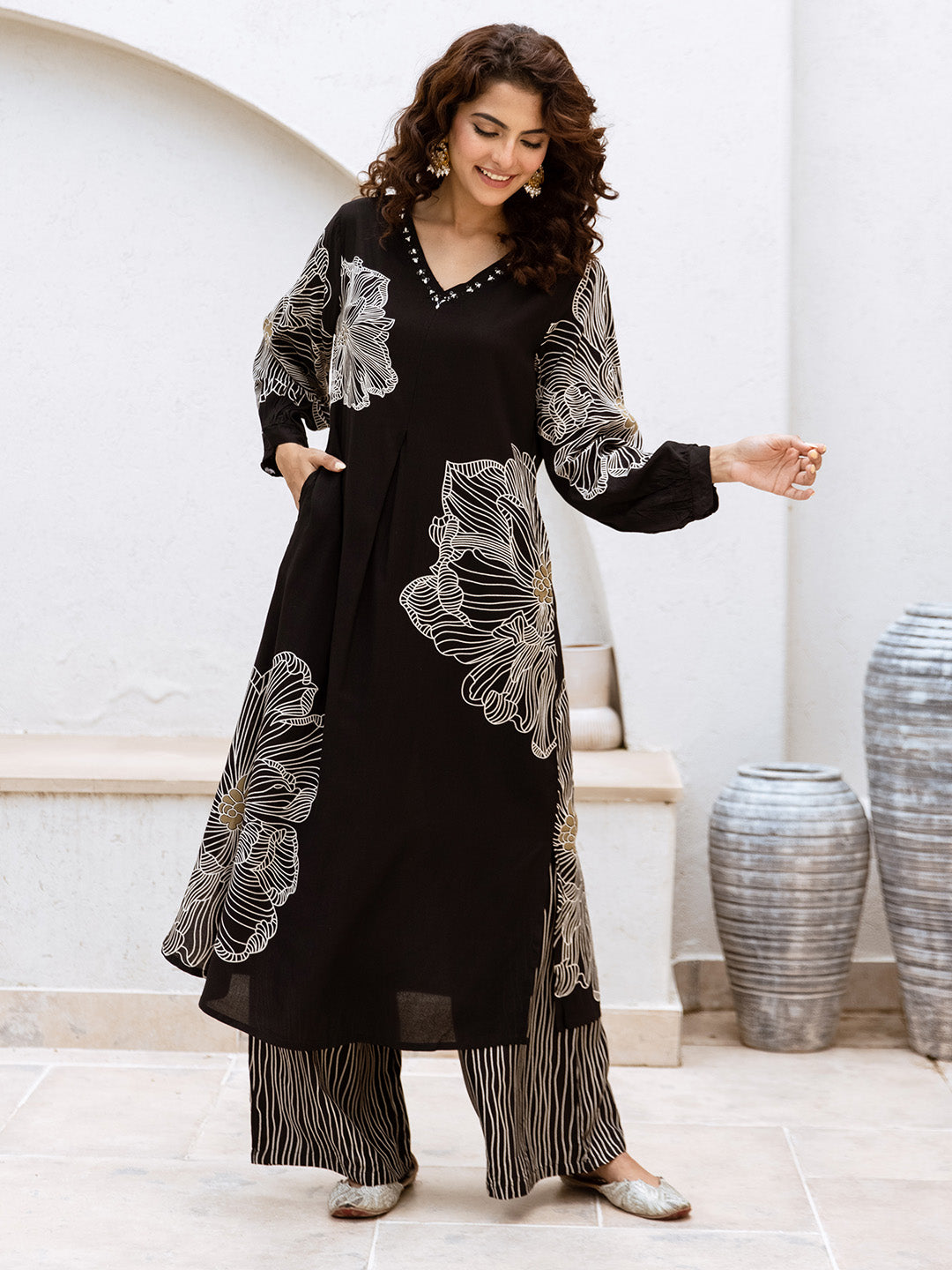 Comfy BlackViscoseRayon Floral Print Straight Fit  kurta set with palazzo bottom
