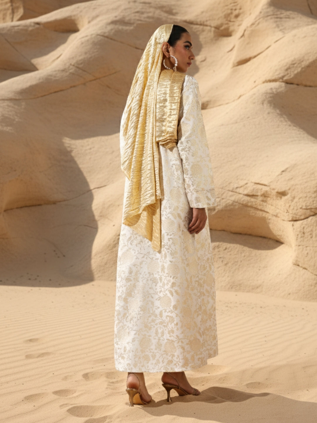 Rich White Relaxed Abaya with Hijab in Crinckle Cotton