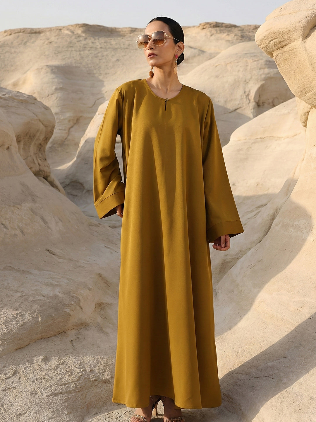 Rich Poly Georgette Embellished Regular Abaya with Hijab