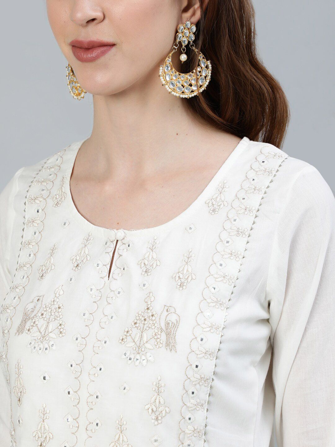 Rich White Cotton Floral Thread Work Hight Slit Kurta With Straight Bottom