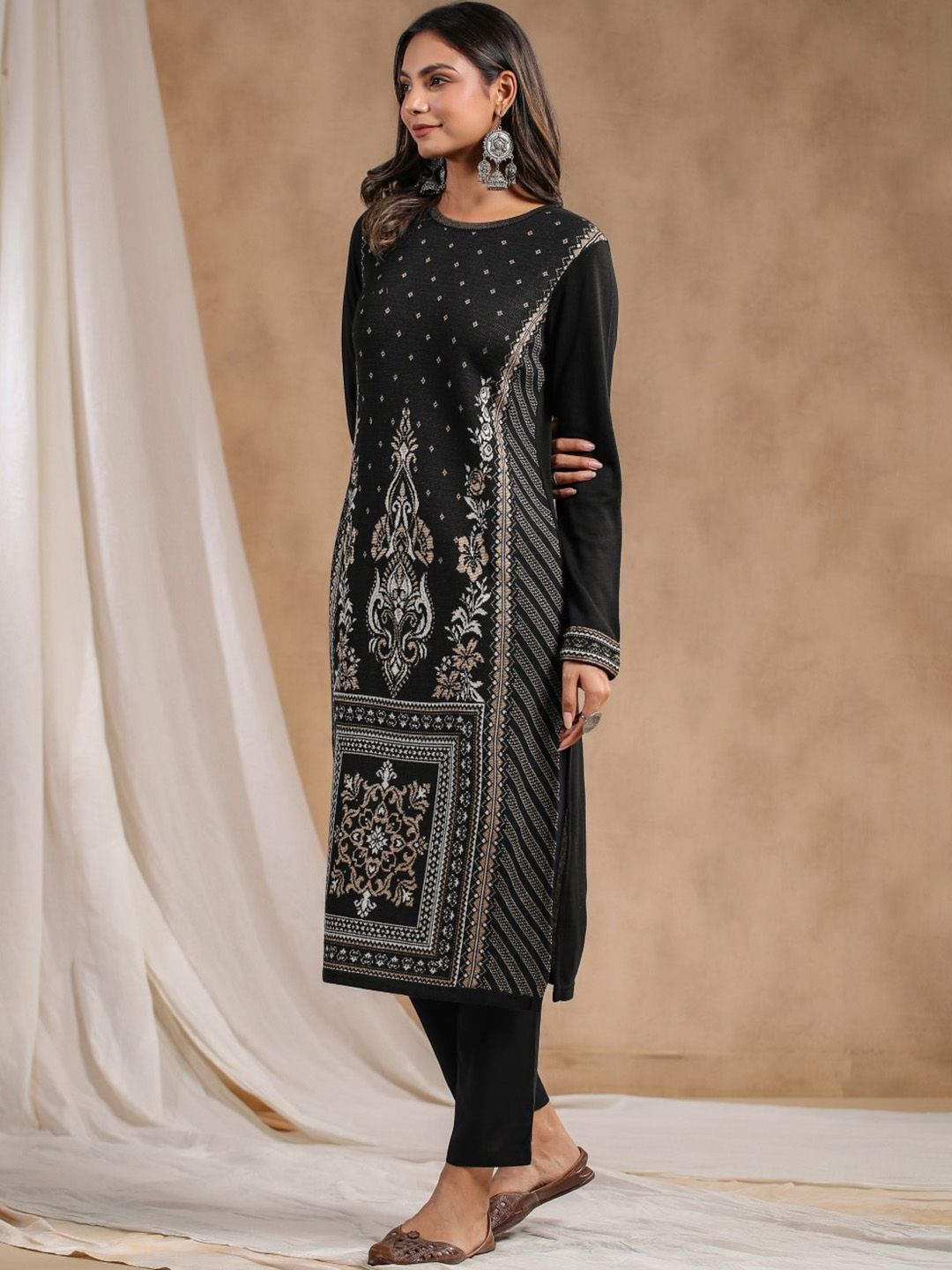 Warm Black And White Acrylic Ethnic Motif Printed Kurta Set With Jacquard Knitted Design And Straight Bottom