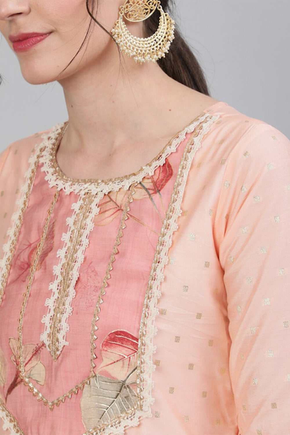 Ishin Women Peach-Coloured Golden Woven Design Kurta Set