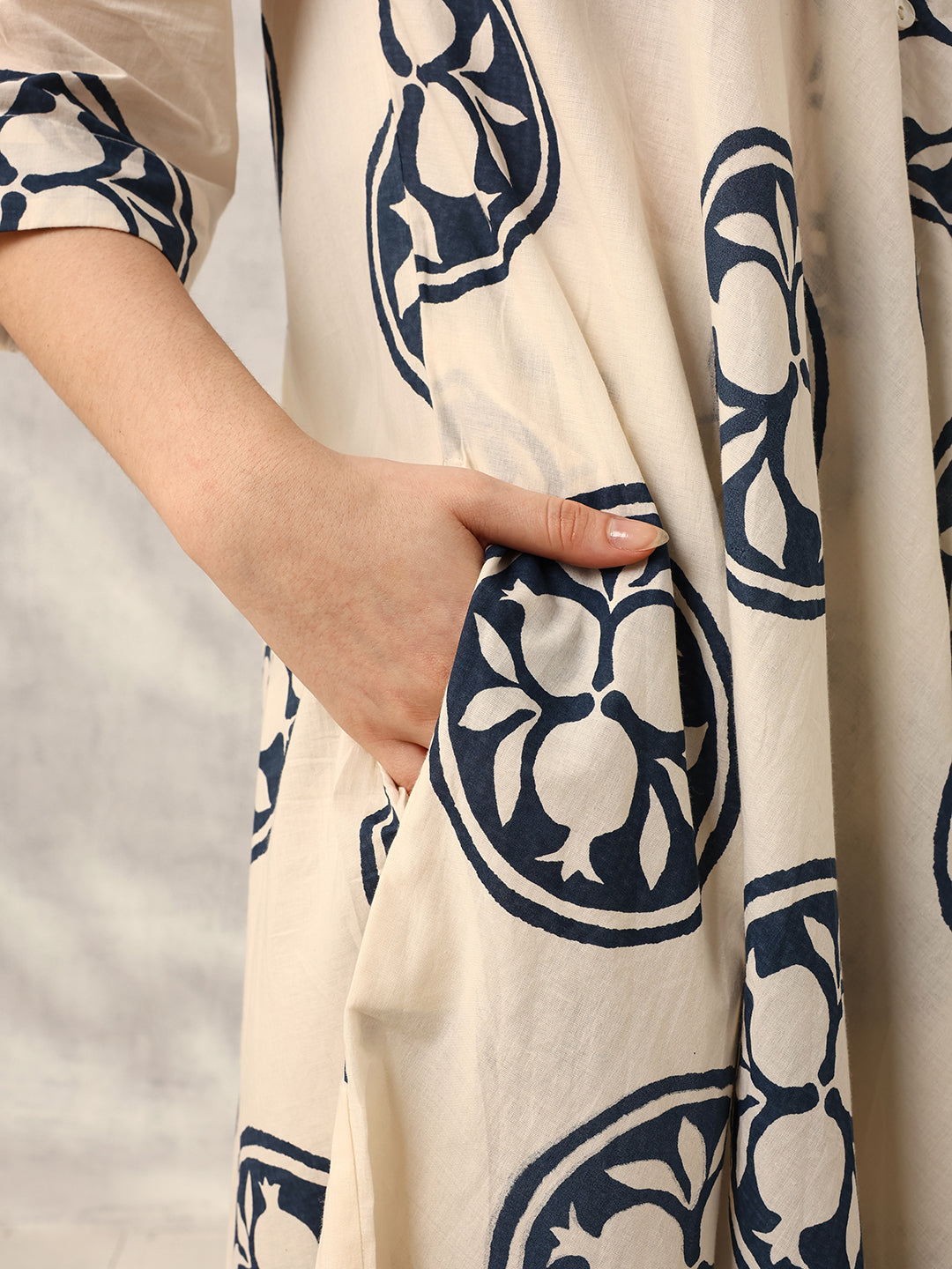 Ishin Off White  & Navy Relaxed Fit Workwear Printed Kurta with Palazzo