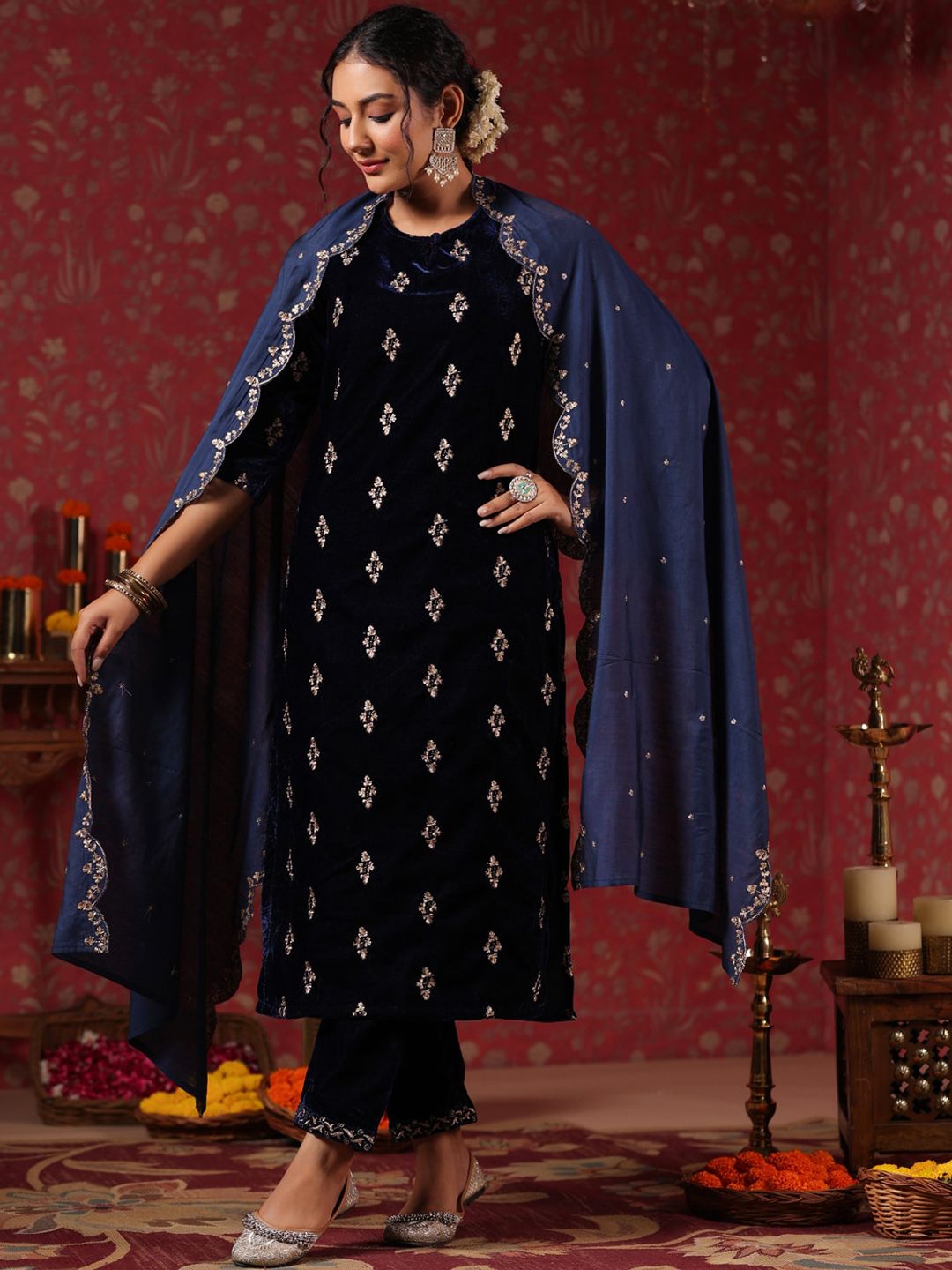 Navy Blue Velvet Zari Embroidered Kurta Set With Sheer Scalloped Lace Dupatta