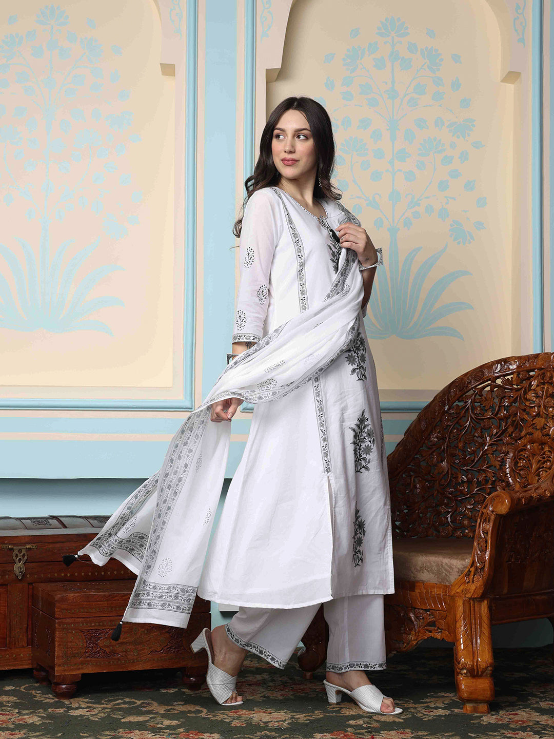 Comfy White Purecotton printed Aline fit kurta set with dupatta