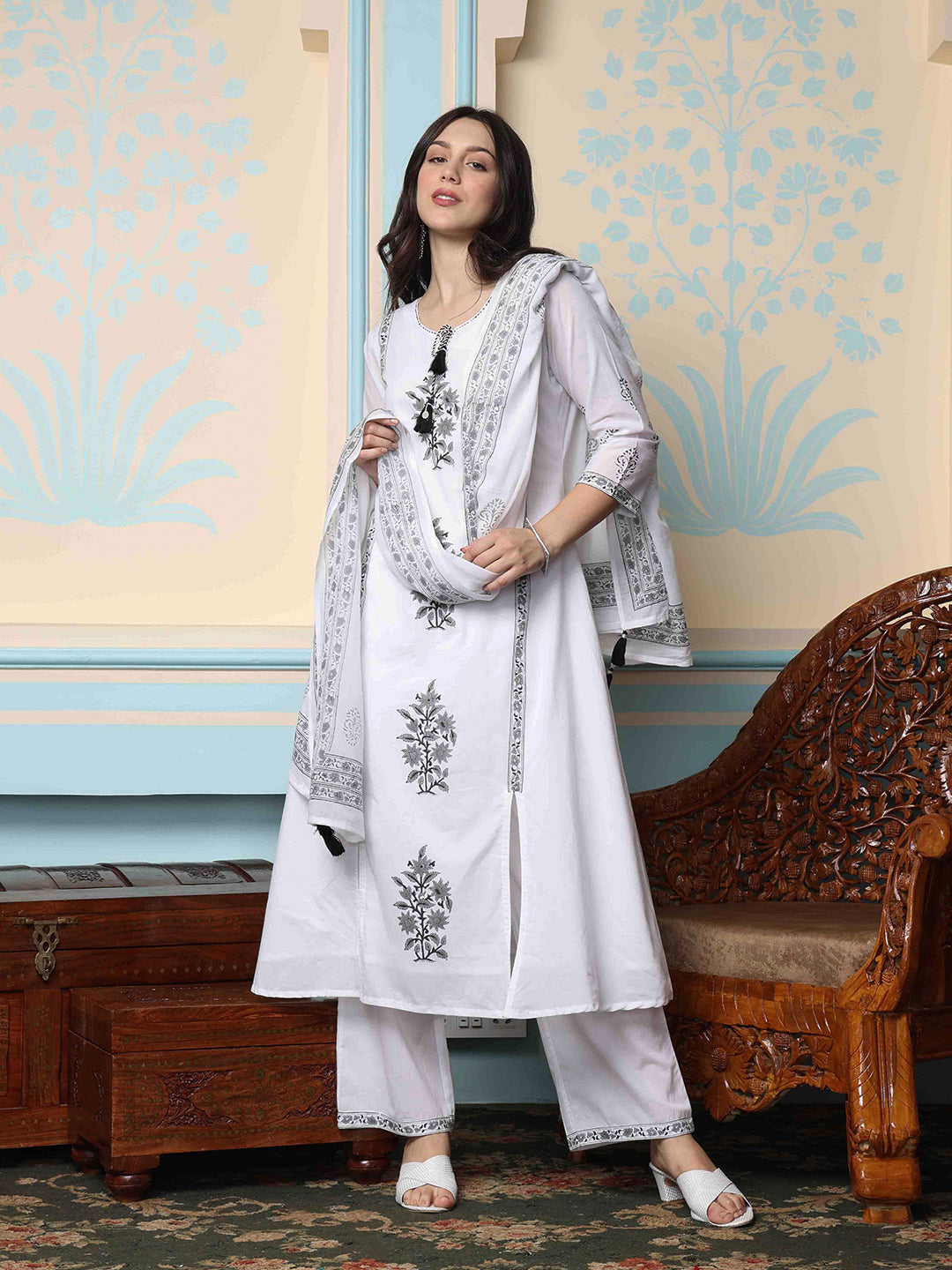 Comfy White Purecotton printed Aline fit kurta set with dupatta