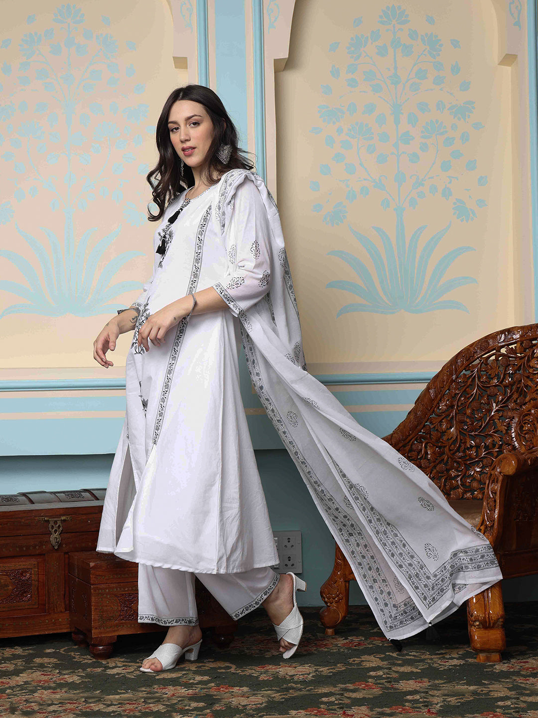 Comfy White Purecotton printed Aline fit kurta set with dupatta