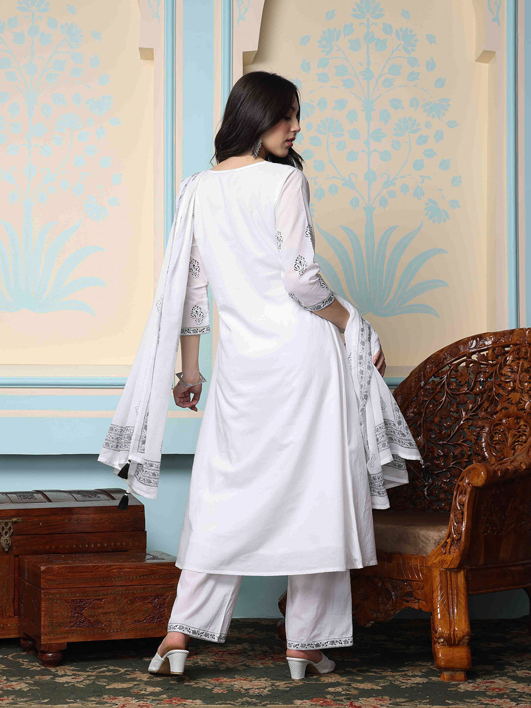 Comfy White Purecotton printed Aline fit kurta set with dupatta