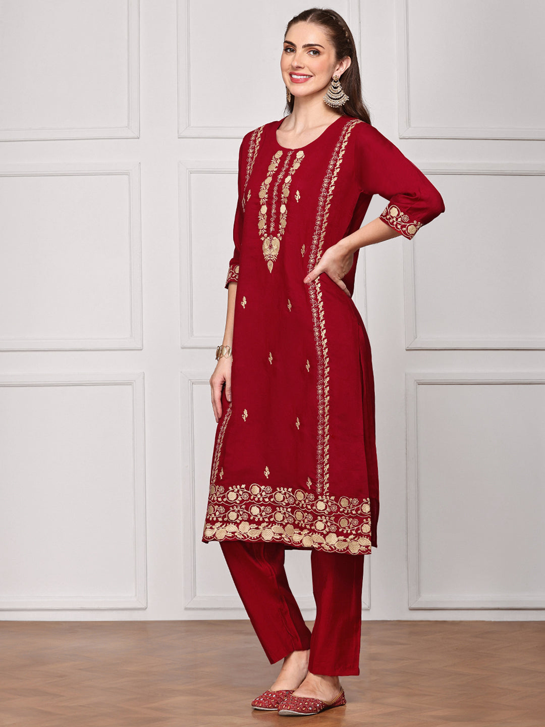 Ethnic Motifs Embroidered Straight Kurta With Trousers & Dupatta