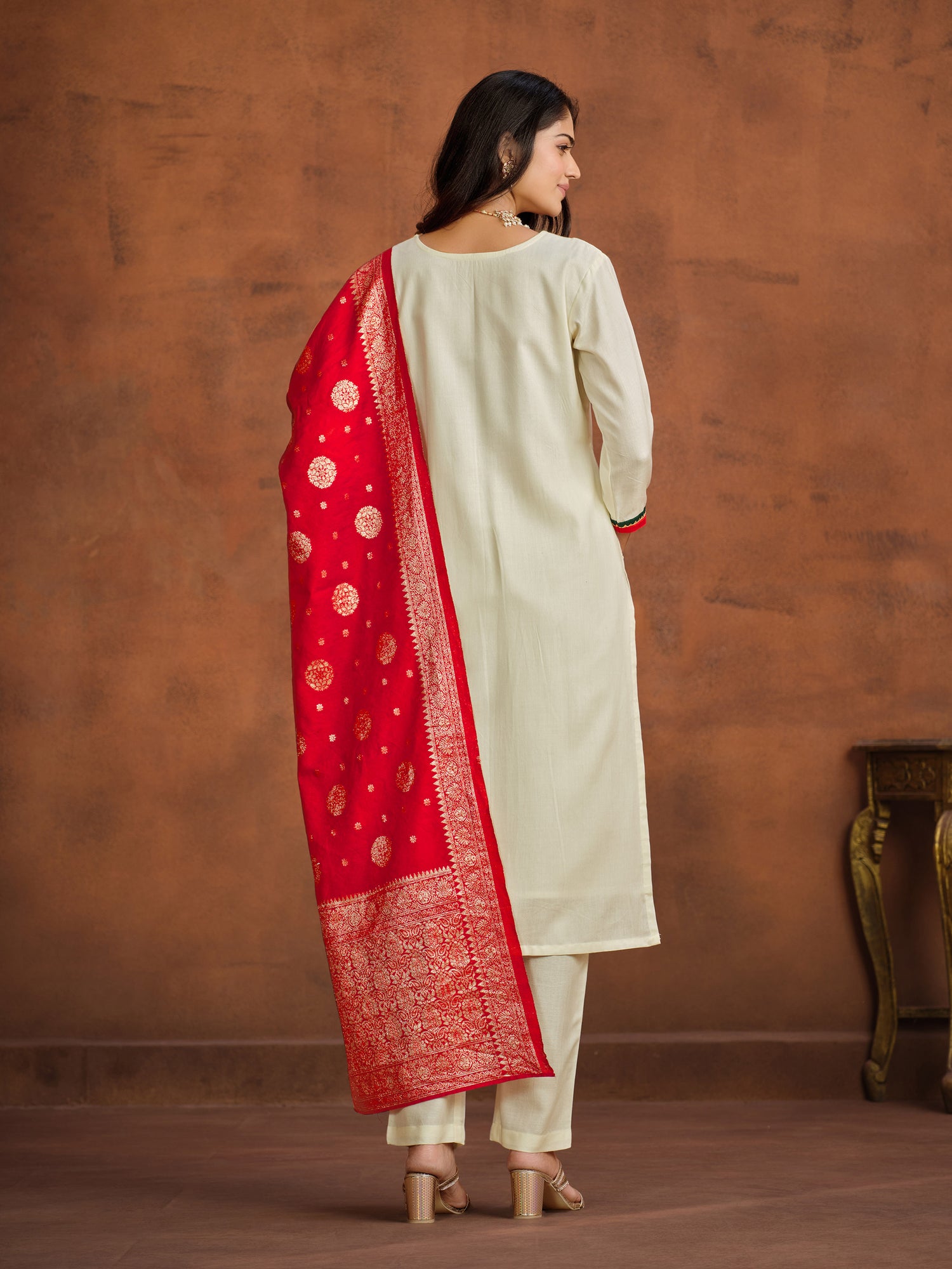 Woven Design Round Neck  Zari Straight Kurta with Trousers & Dupatta