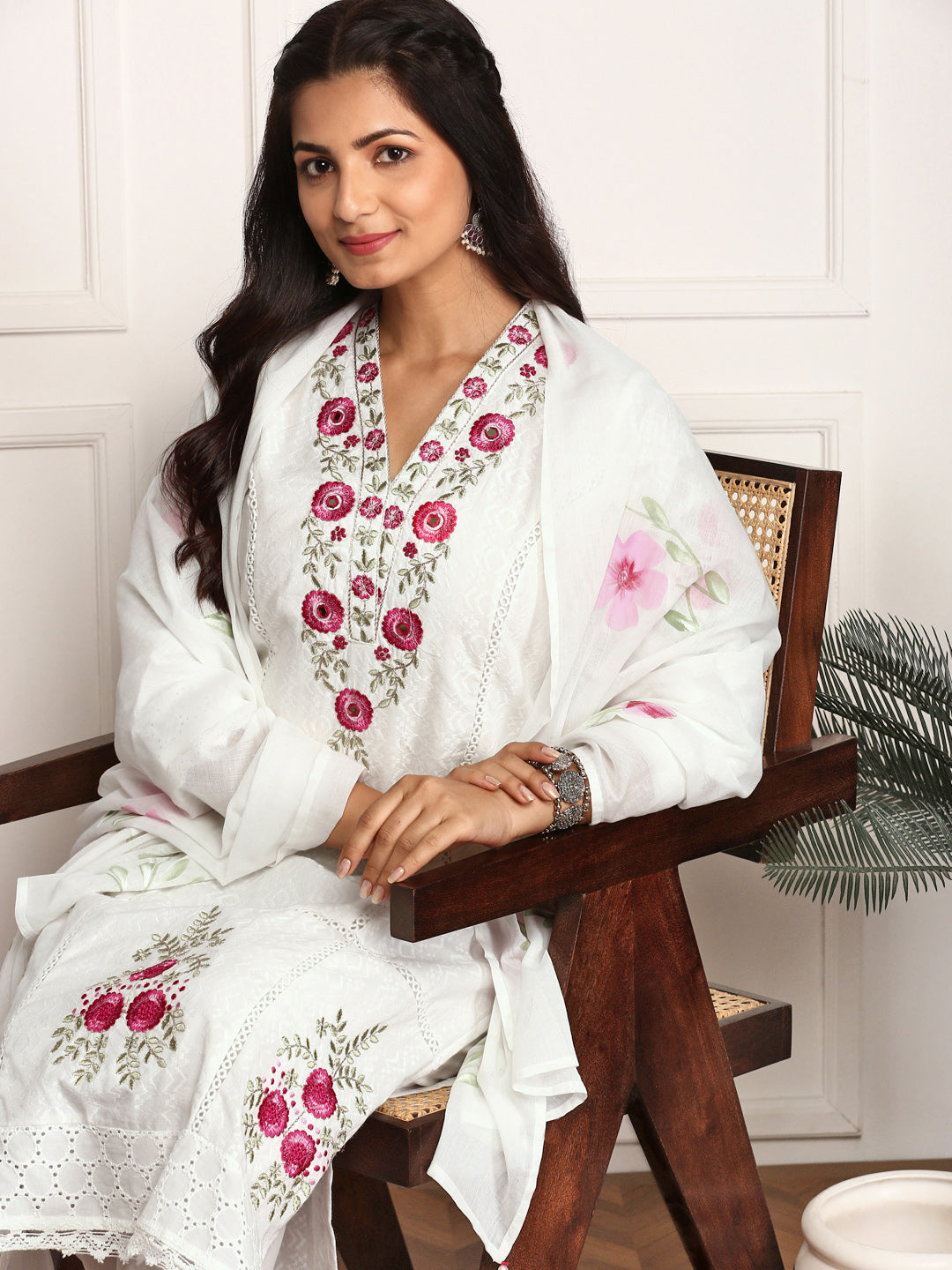 Ishin Set Completo Donna: Kurta A-Line Ricamata In Cotone Bianco E Verde Con Pantaloni E Dupatta – Abito Festivo