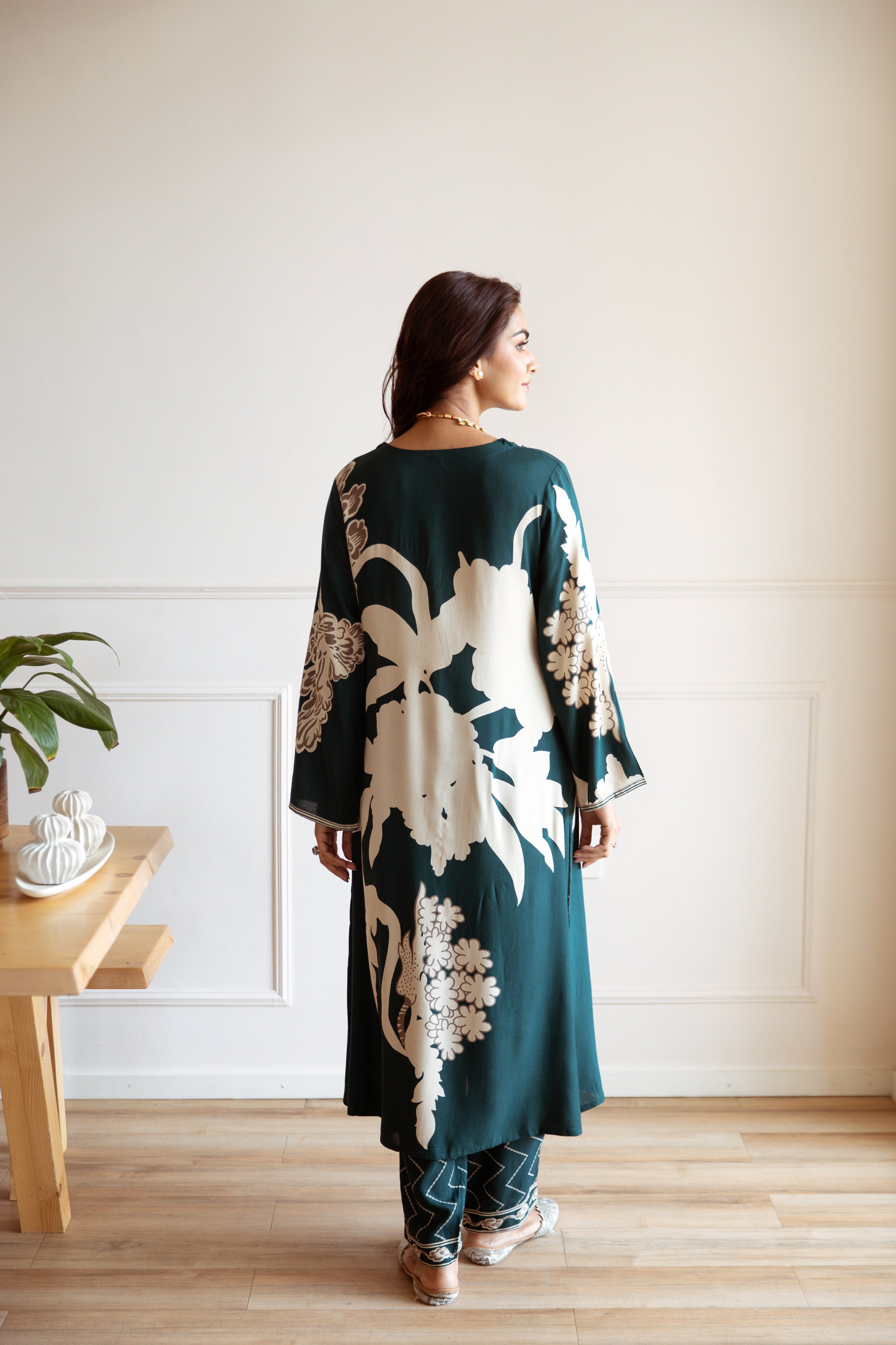 Comfy Rayon Floral Printed Straight Kurta Set With Straight Bottom