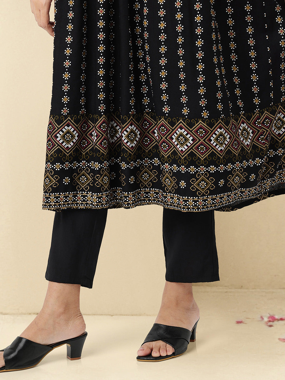 Graceful Black viscose Rayon Geometric Print Fit And Flare  kurta set