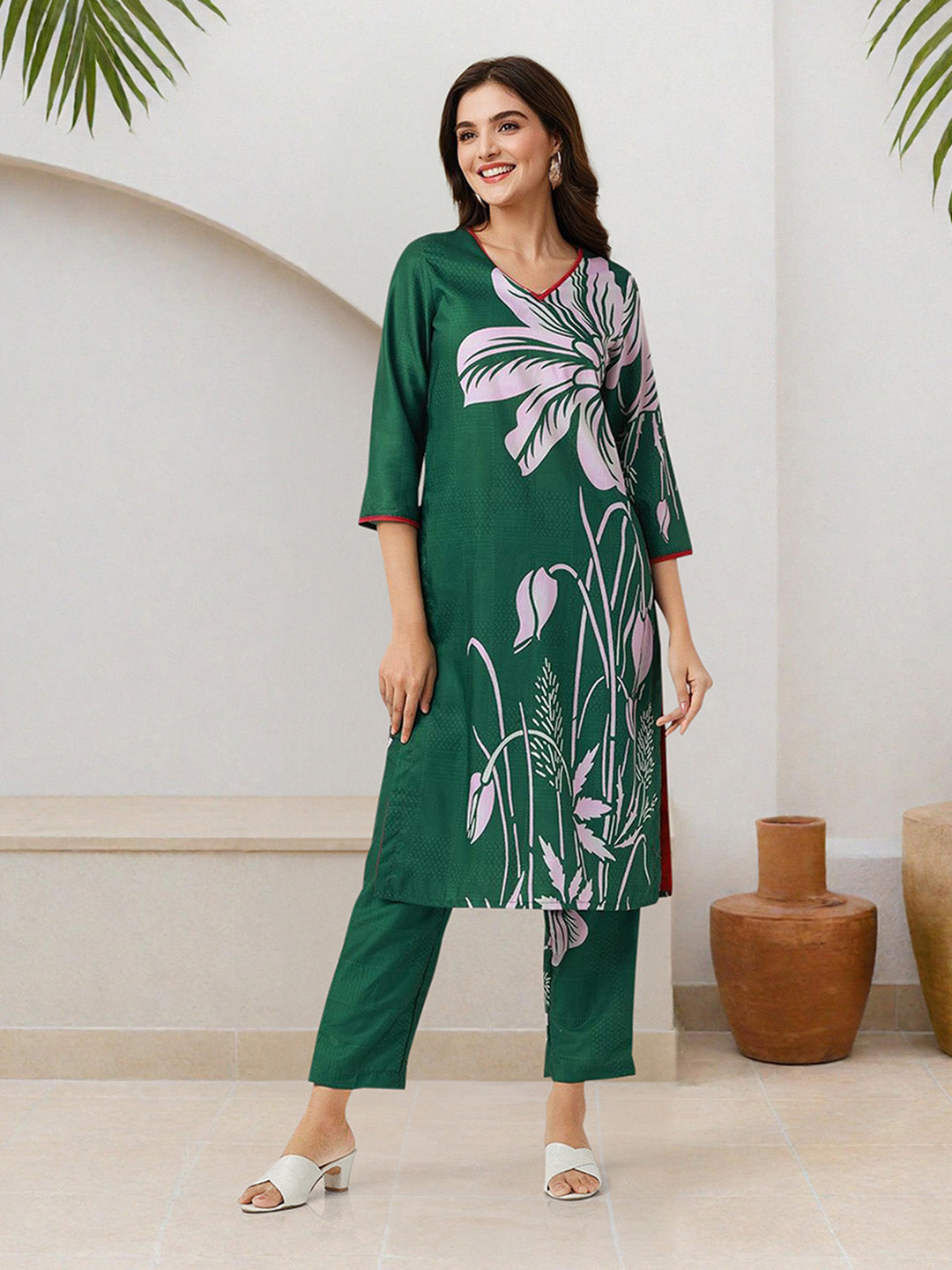 Comfy  Green Polyester Floral Printed Straight Fit Kurta Set