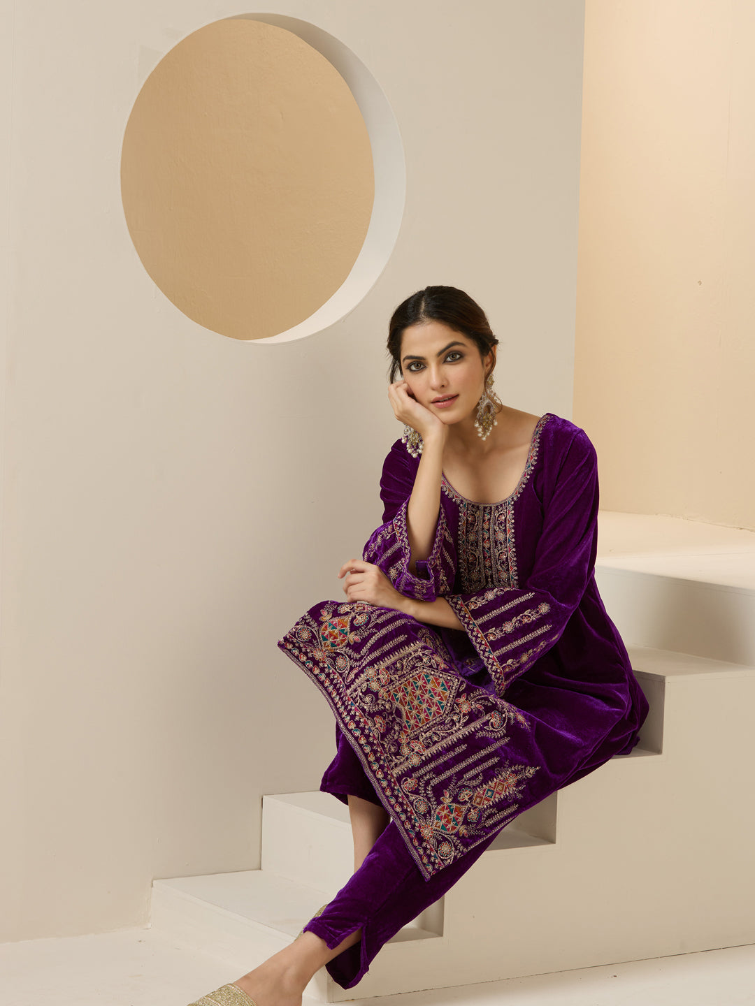Purple Velvet Zari Embroidered Straight Kurta Set With Straight Bottom