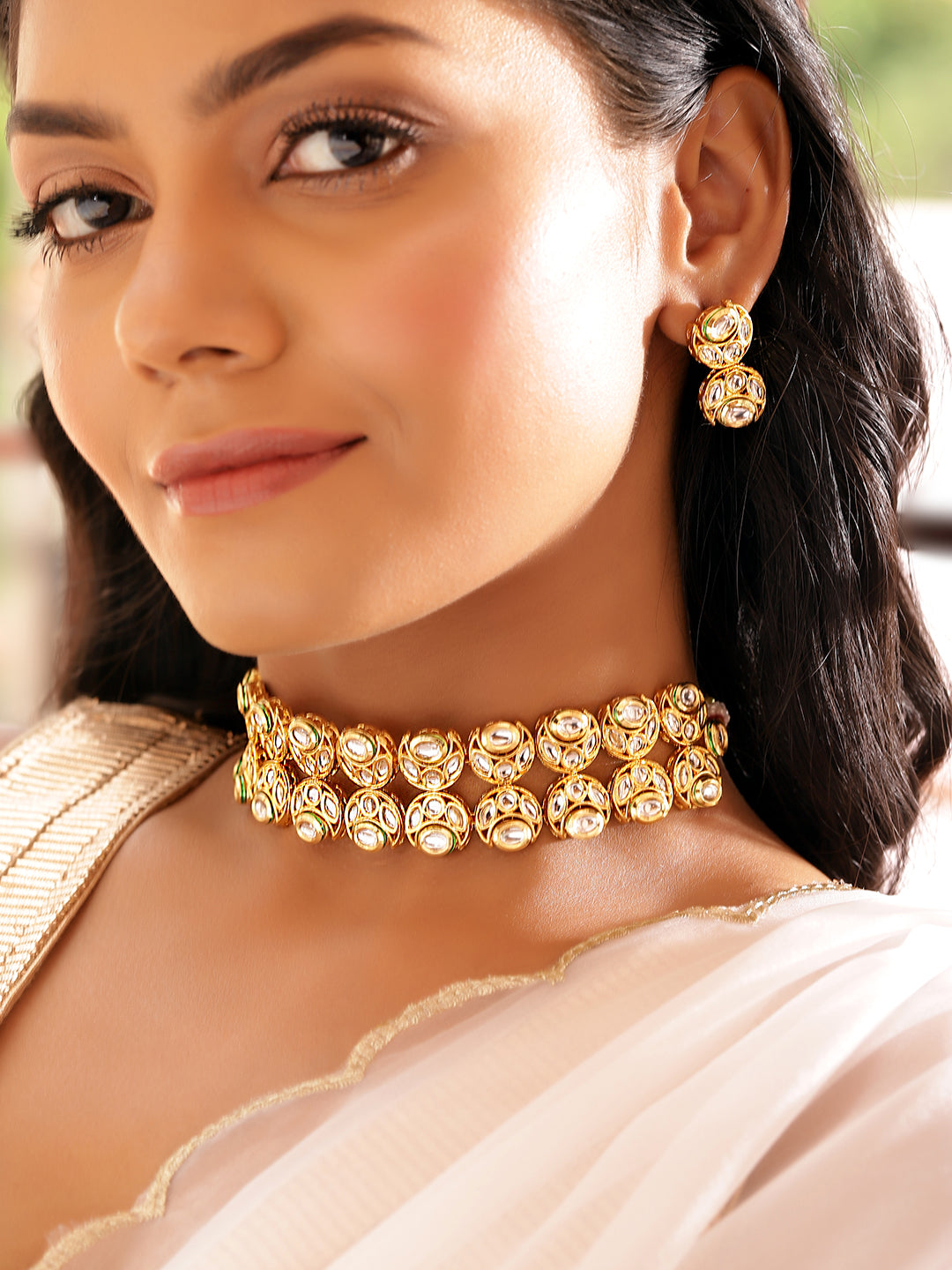 Ishin White Colour Gold plated Kundan Choker