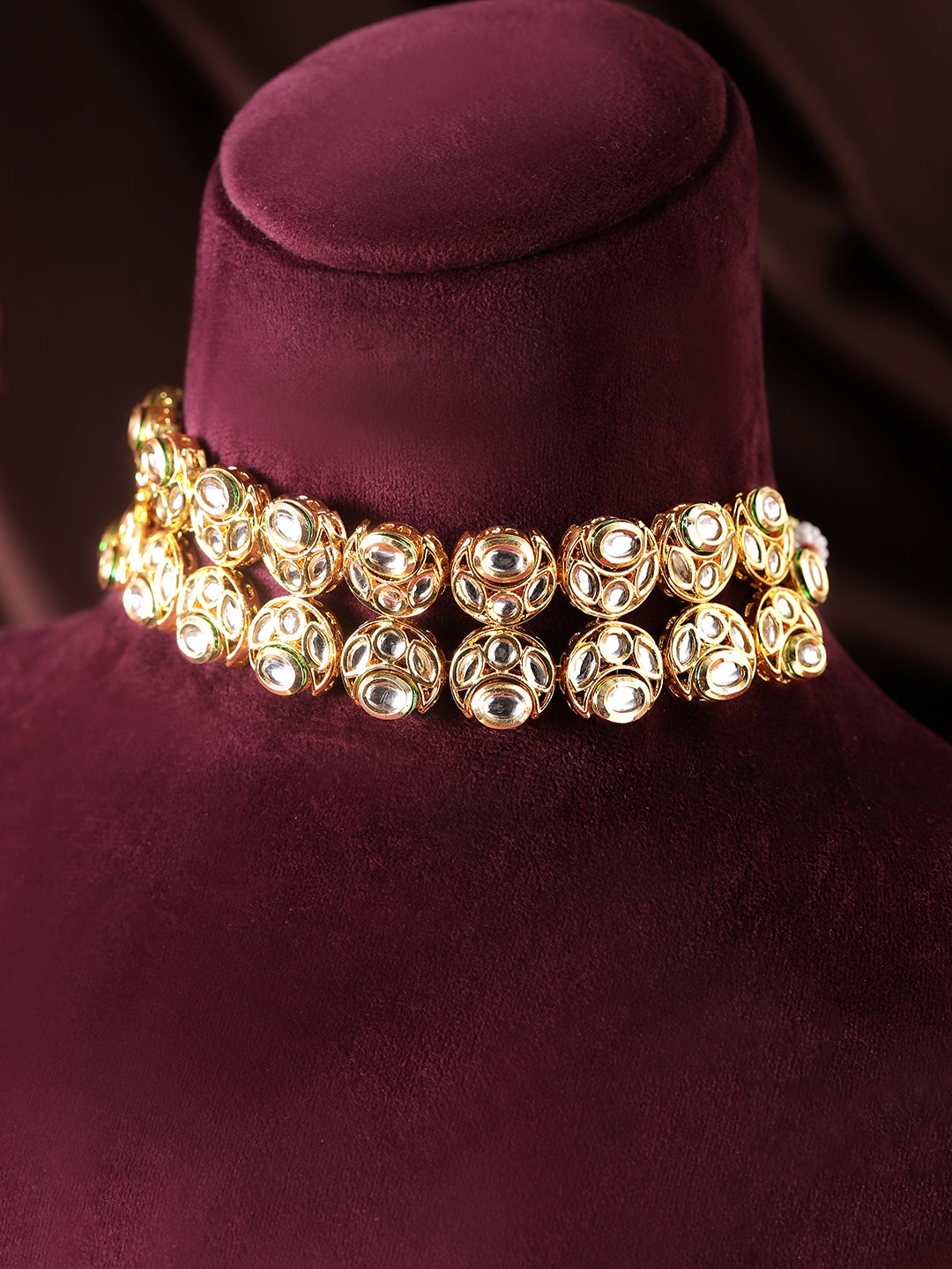 Ishin White Colour Gold plated Kundan Choker