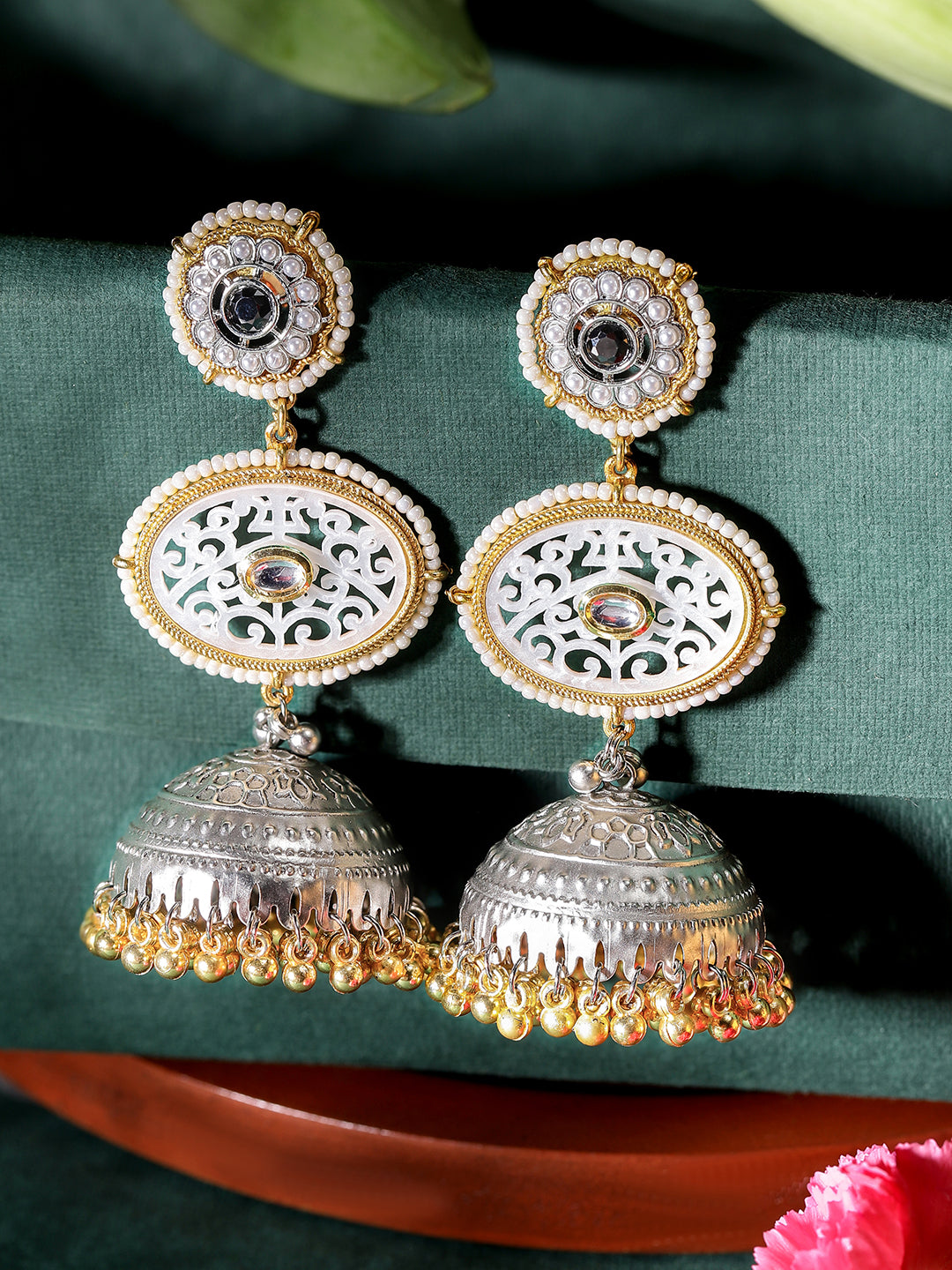 Ishin Black Colour Silver Plated Jhumka Earring ER-IS-10119