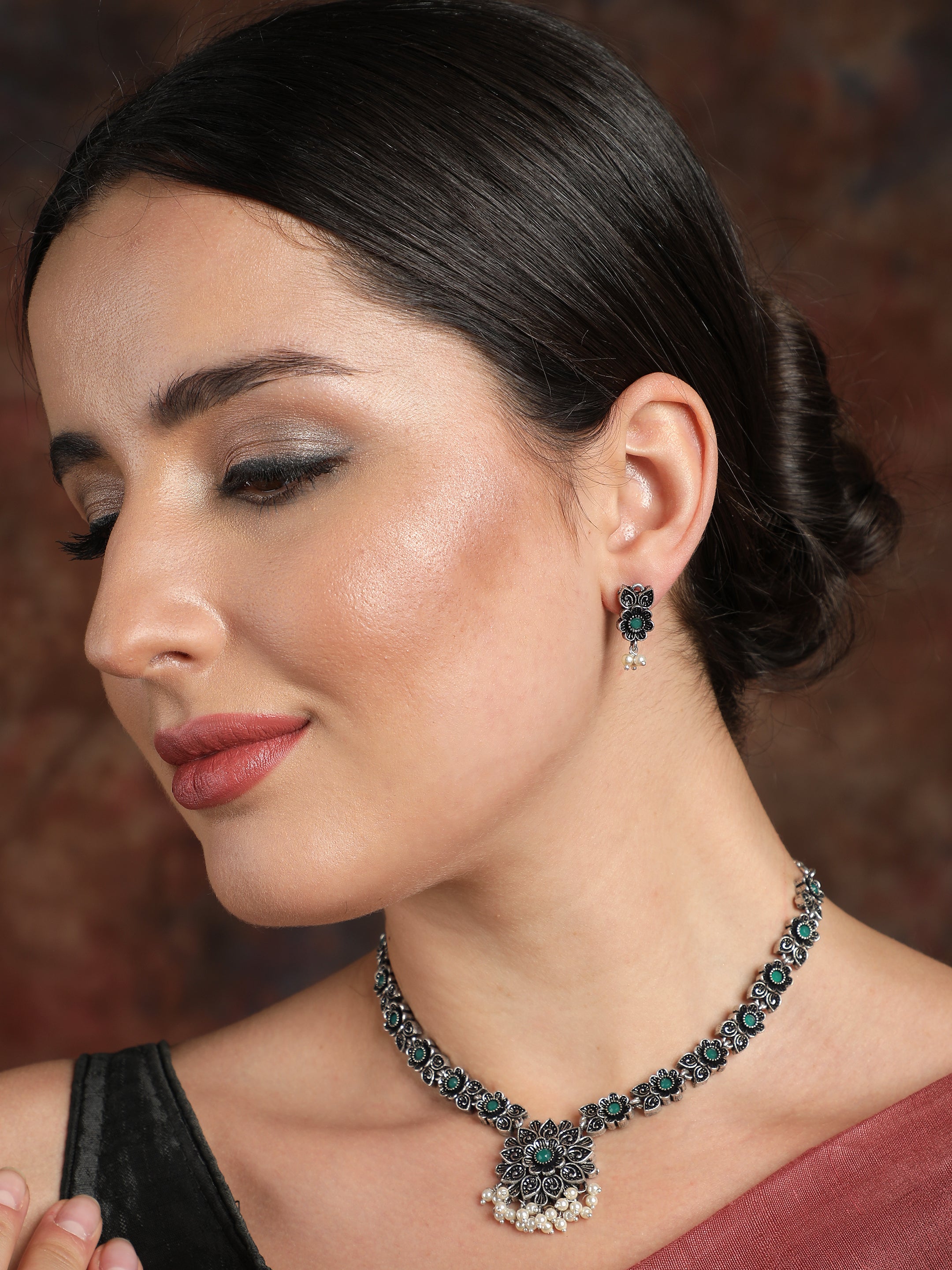 Ishin Women's Oxidised Silver Green Stone Studded Floral Jewellery Set