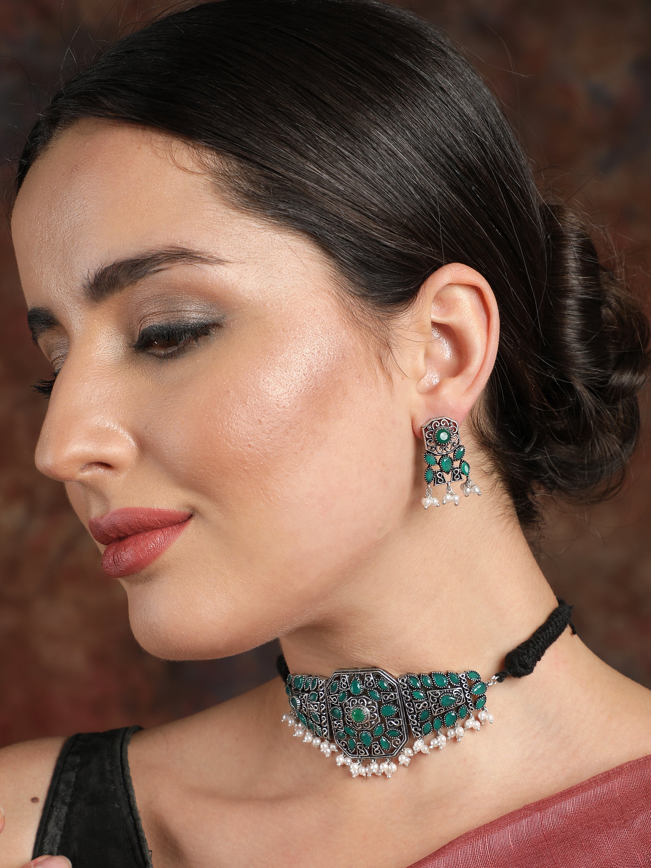 Ishin Women's Oxidised Silver Green Stone Studded Choker Jewellery Set