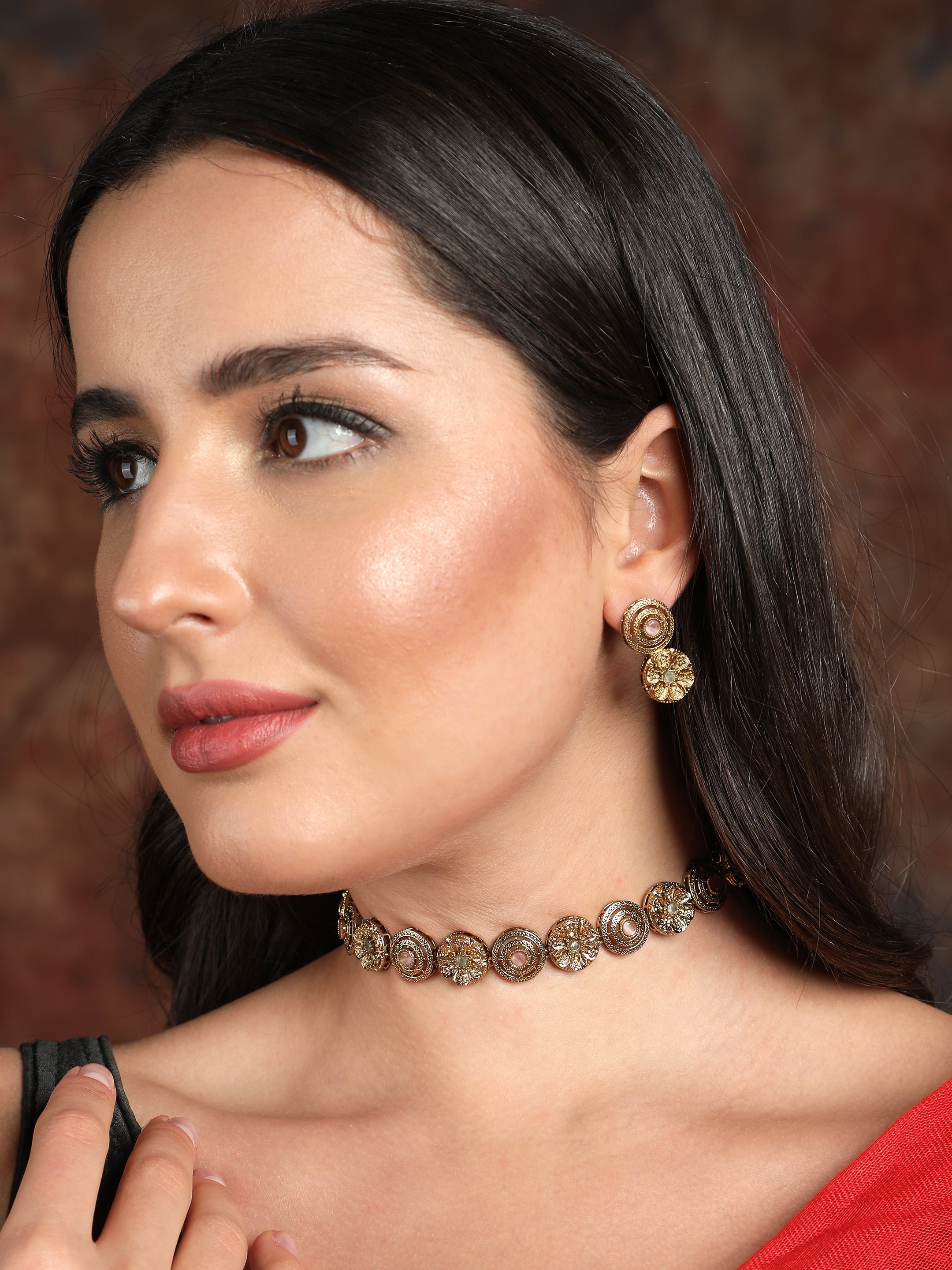 Ishin Women's Gold Plated Stone Studded Choker Jewellery Set