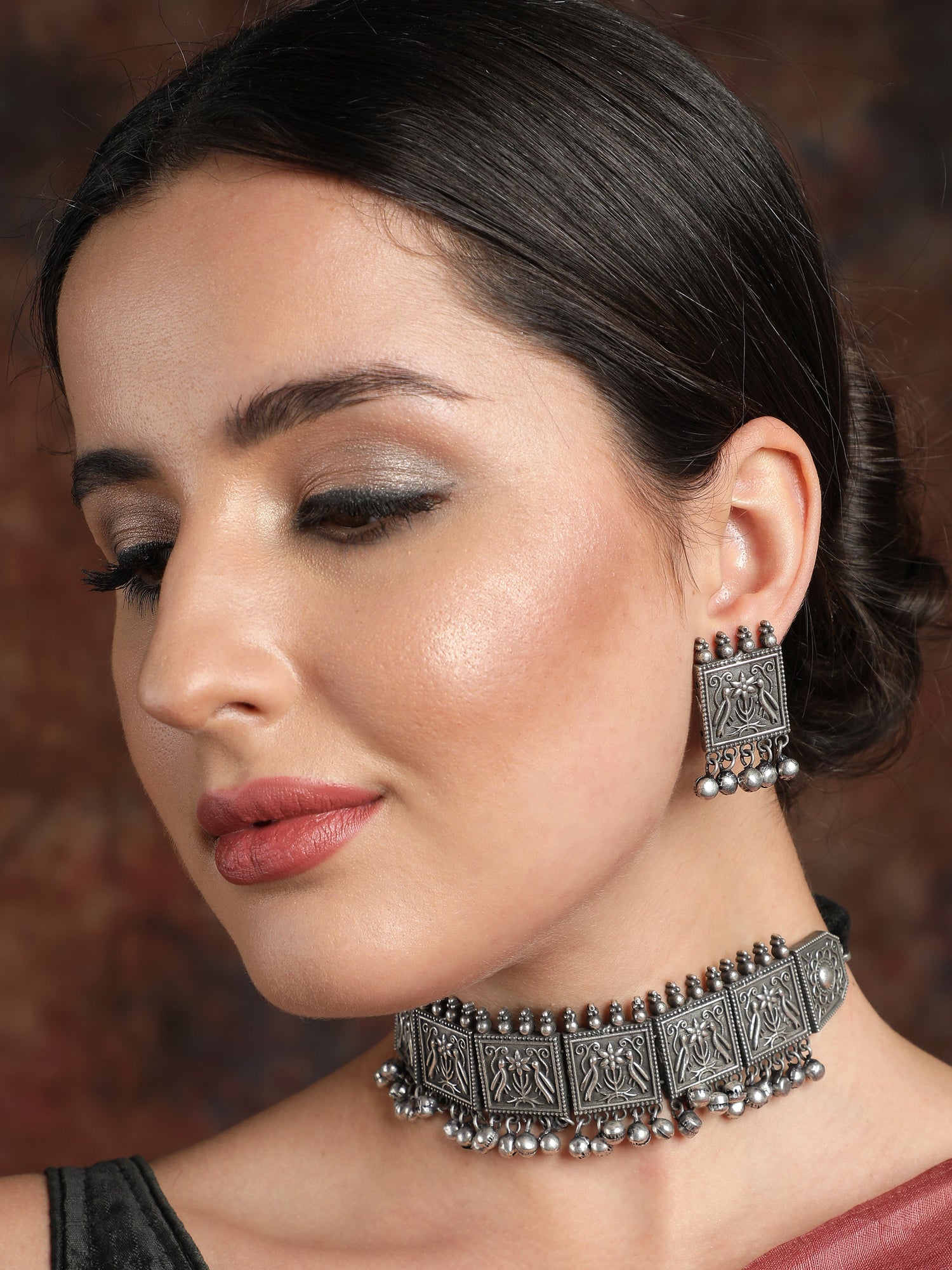 Ishin Women's Oxidised Silver Plated Choker Jewellery Set