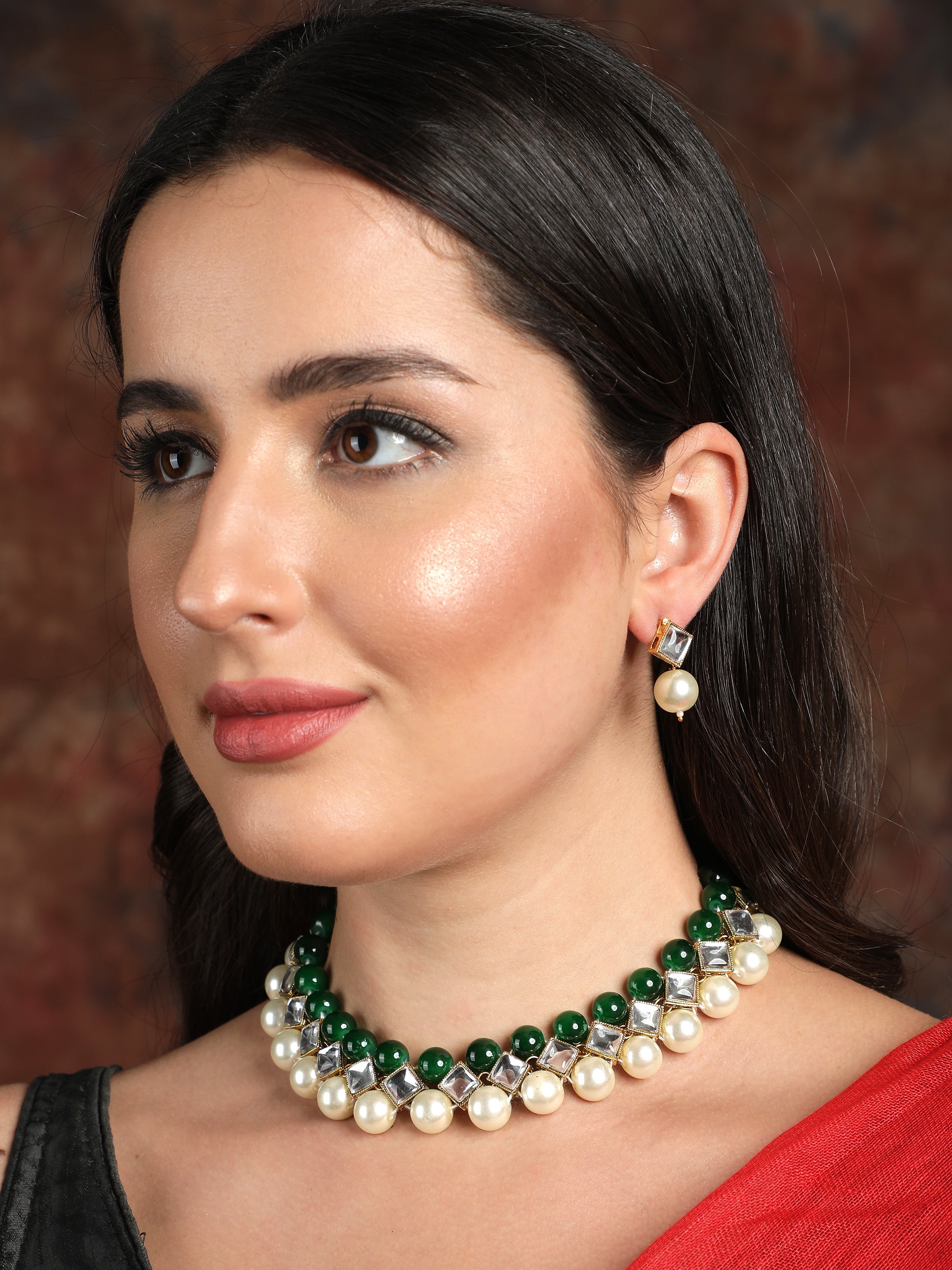 Ishin Women's Gold Toned Kundan Green & White Pearl Jewellery Set