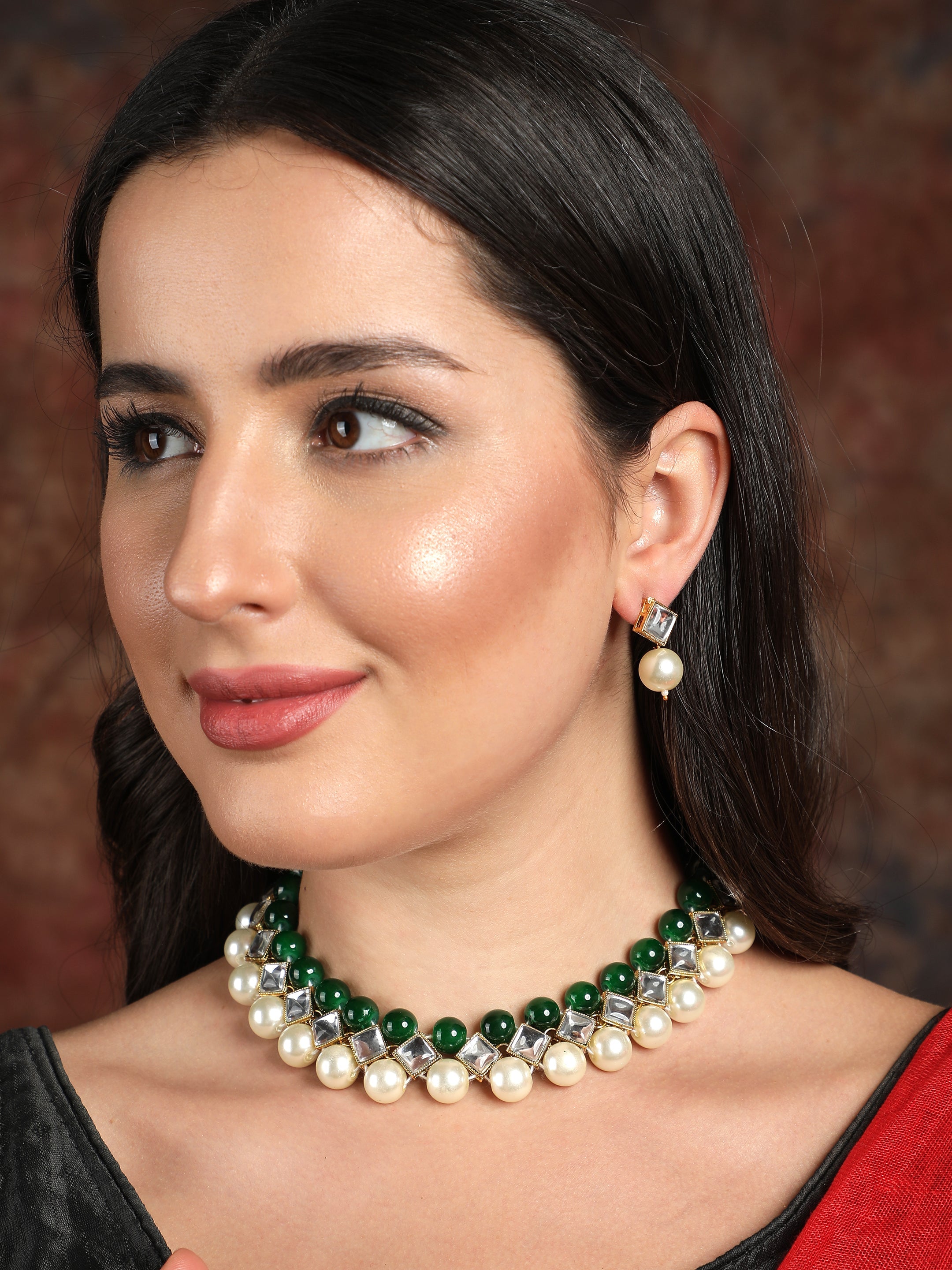 Ishin Women's Gold Toned Kundan Green & White Pearl Jewellery Set