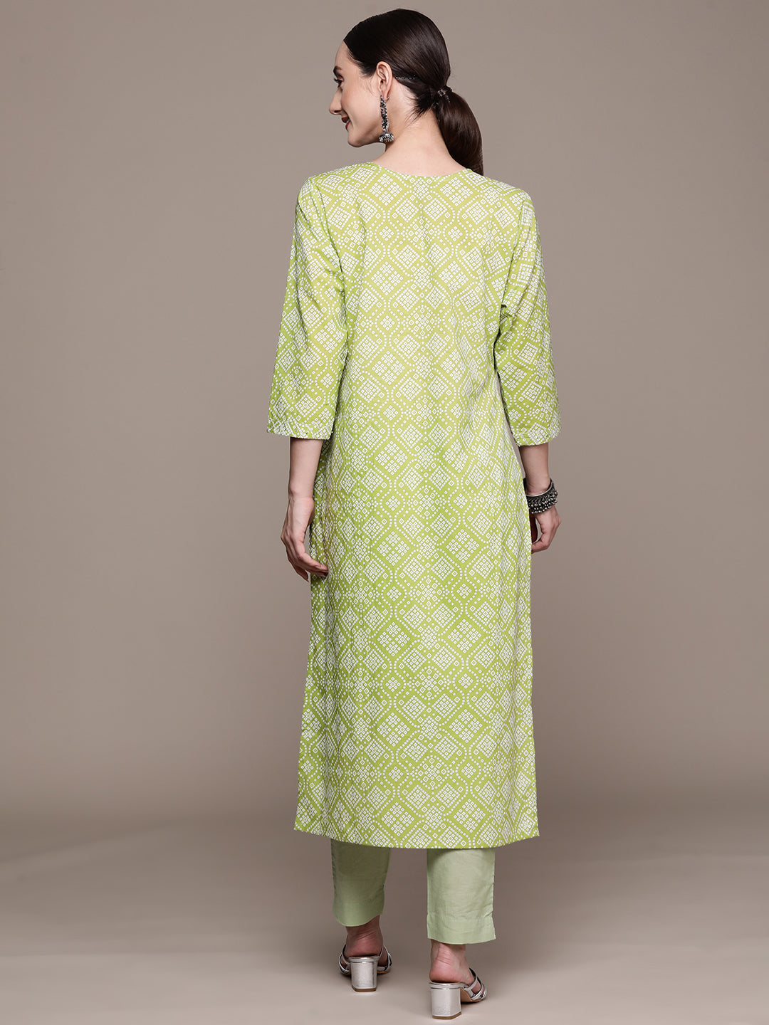 Ishin Women's Cotton Blend Green Bandhani Printed A-Line Kurta