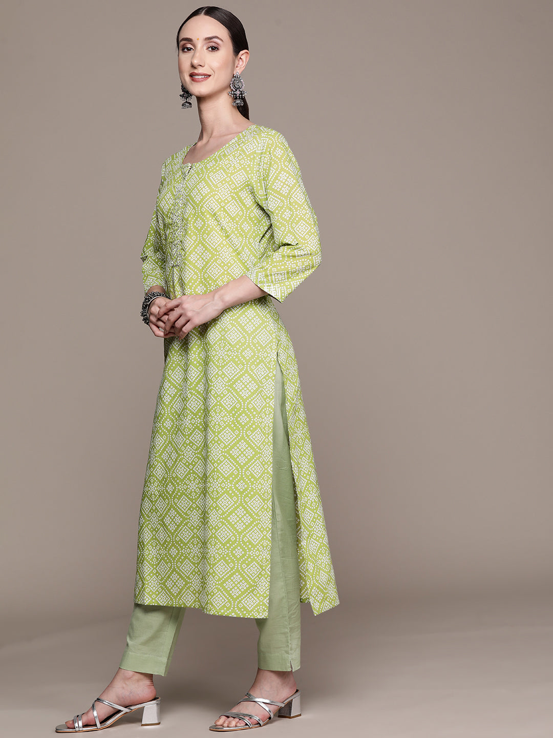 Ishin Women's Cotton Blend Green Bandhani Printed A-Line Kurta