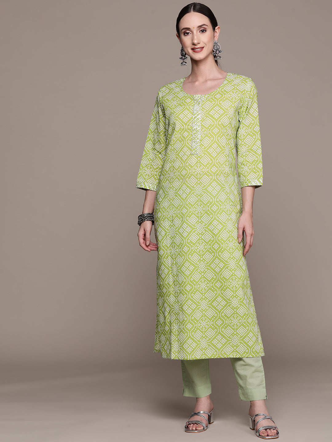 Ishin Women's Cotton Blend Green Bandhani Printed A-Line Kurta