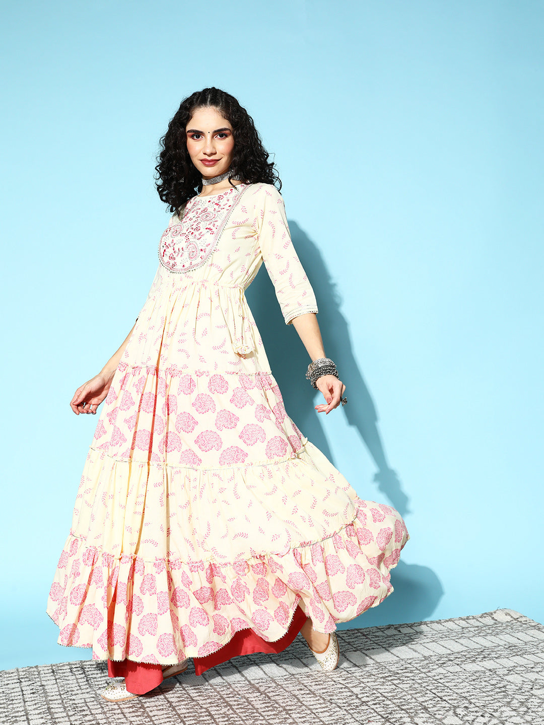 Ishin Women's Cotton Off White Embroidered Anarkali Kurta