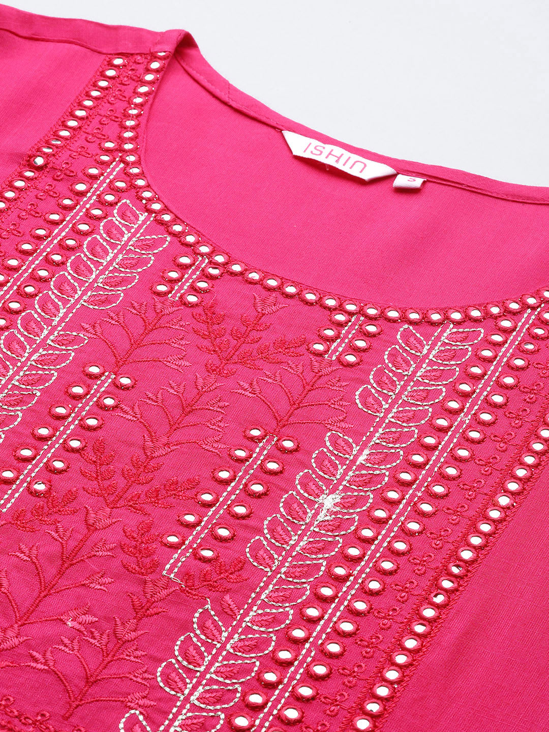 Ishin Women's Magenta Embellished Straight Kurta