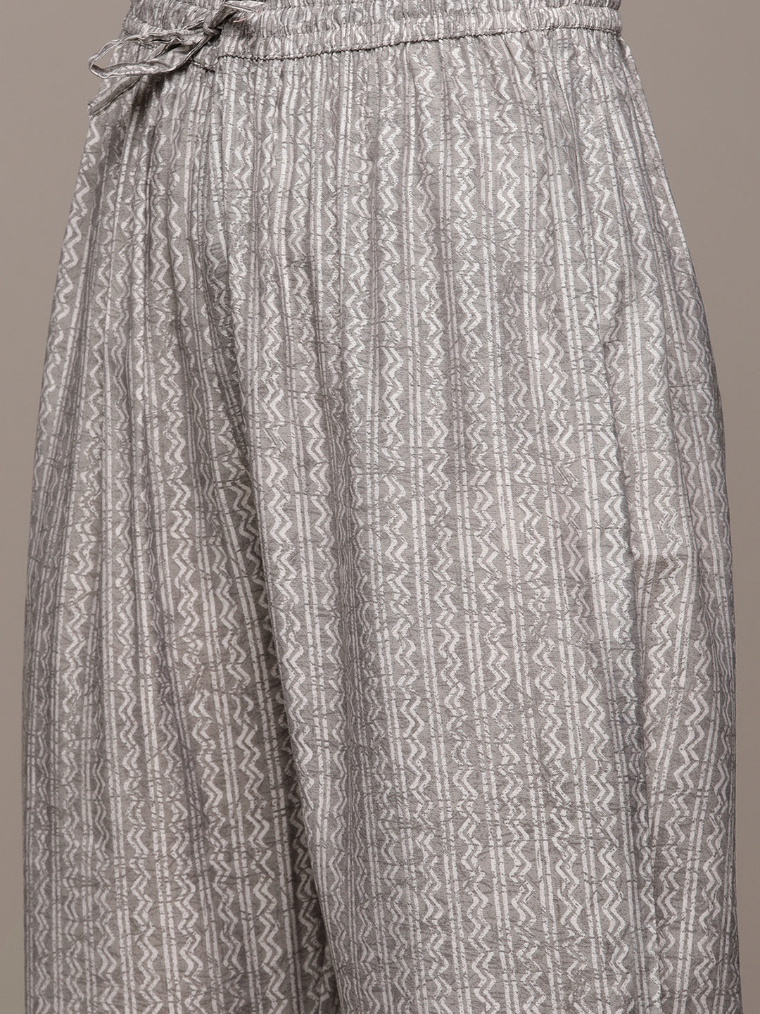 Ishin Women's Grey Embellished Kurta with Trouser