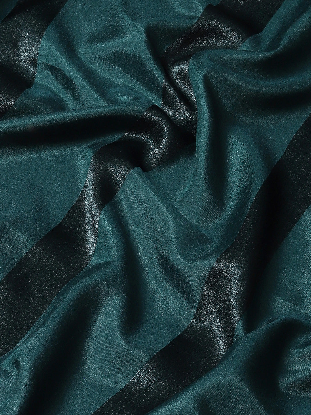 Ishin Women's Silk Blend Green Striped Saree With Blouse Piece