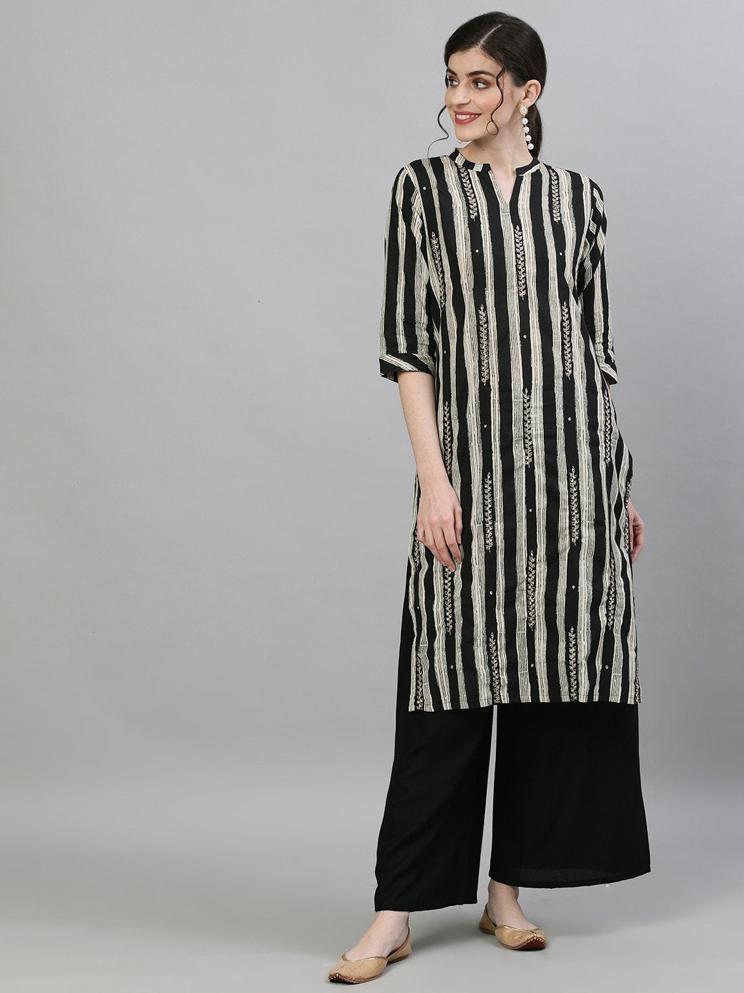 Ishin Women's Cotton Black Embellished Straight Kurta