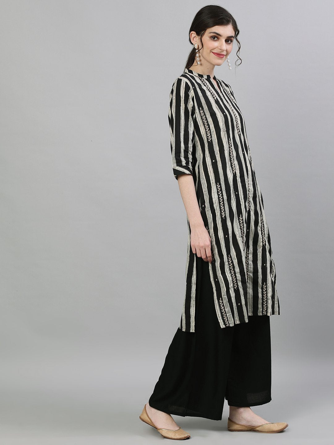 Ishin Women's Cotton Black Embellished Straight Kurta