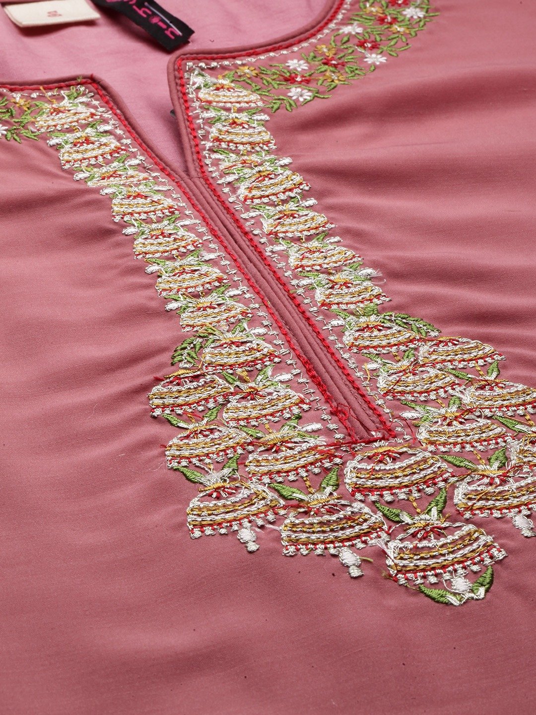 Ishin Women's Rayon Mauve Embellished Straight Kurta