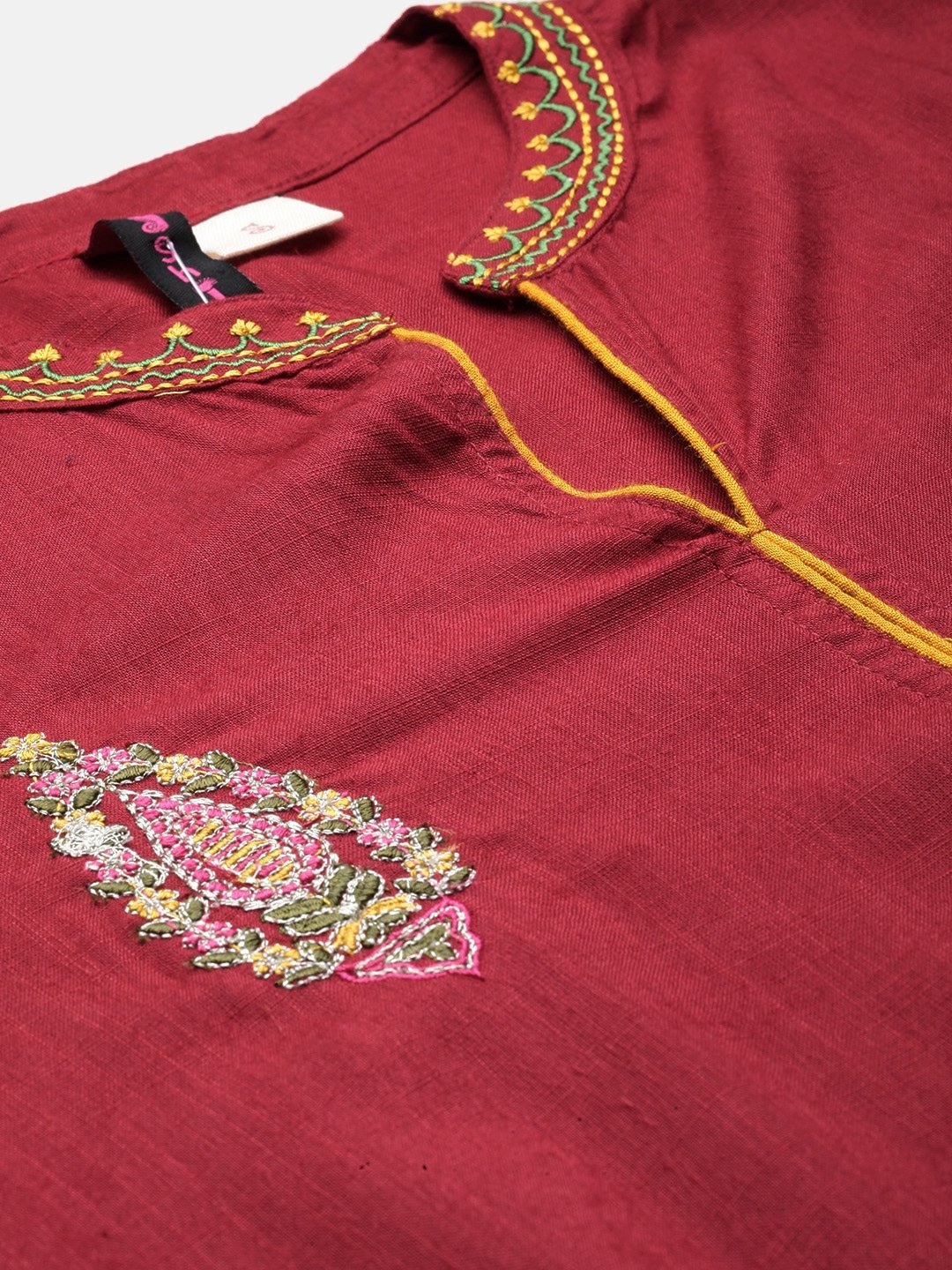 Ishin Women's Rayon Maroon Embroidered Straight Kurta
