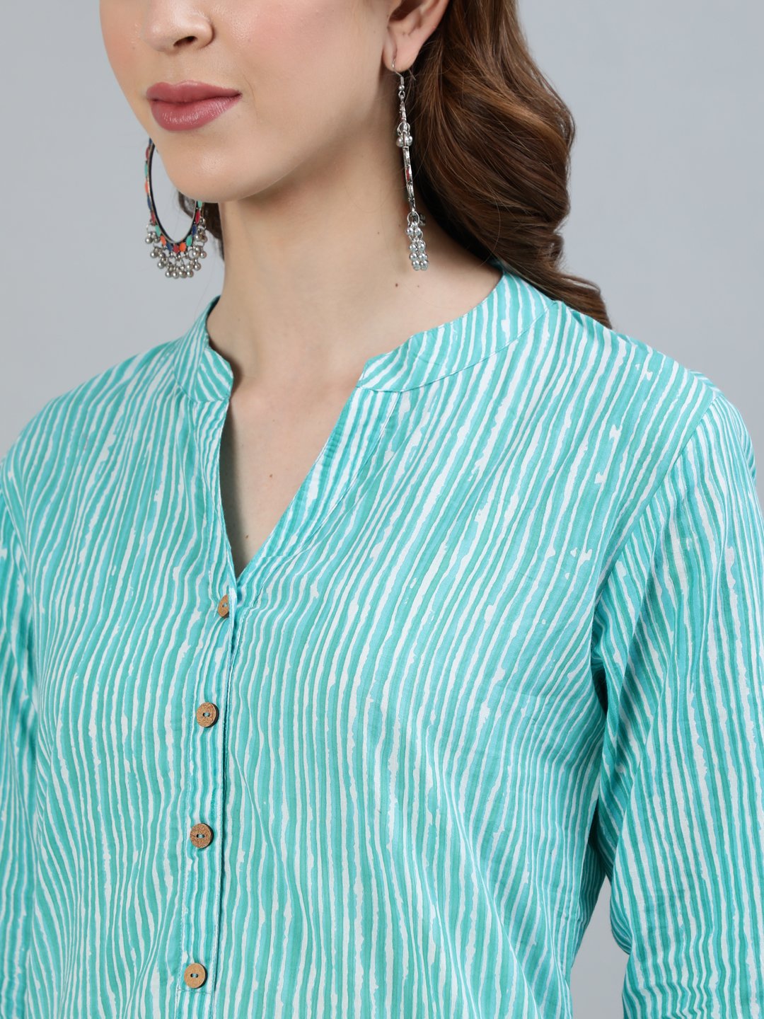 Ishin Women's Sea Green Stripe Printed Straight Kurta With Trouser
