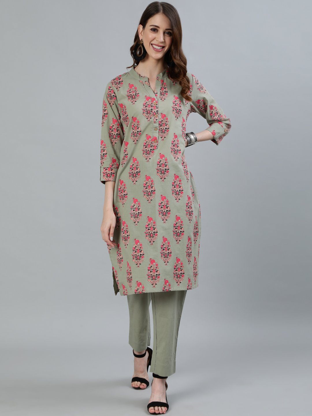 Ishin Women's Green Block Printed Straight Kurta With Trouser