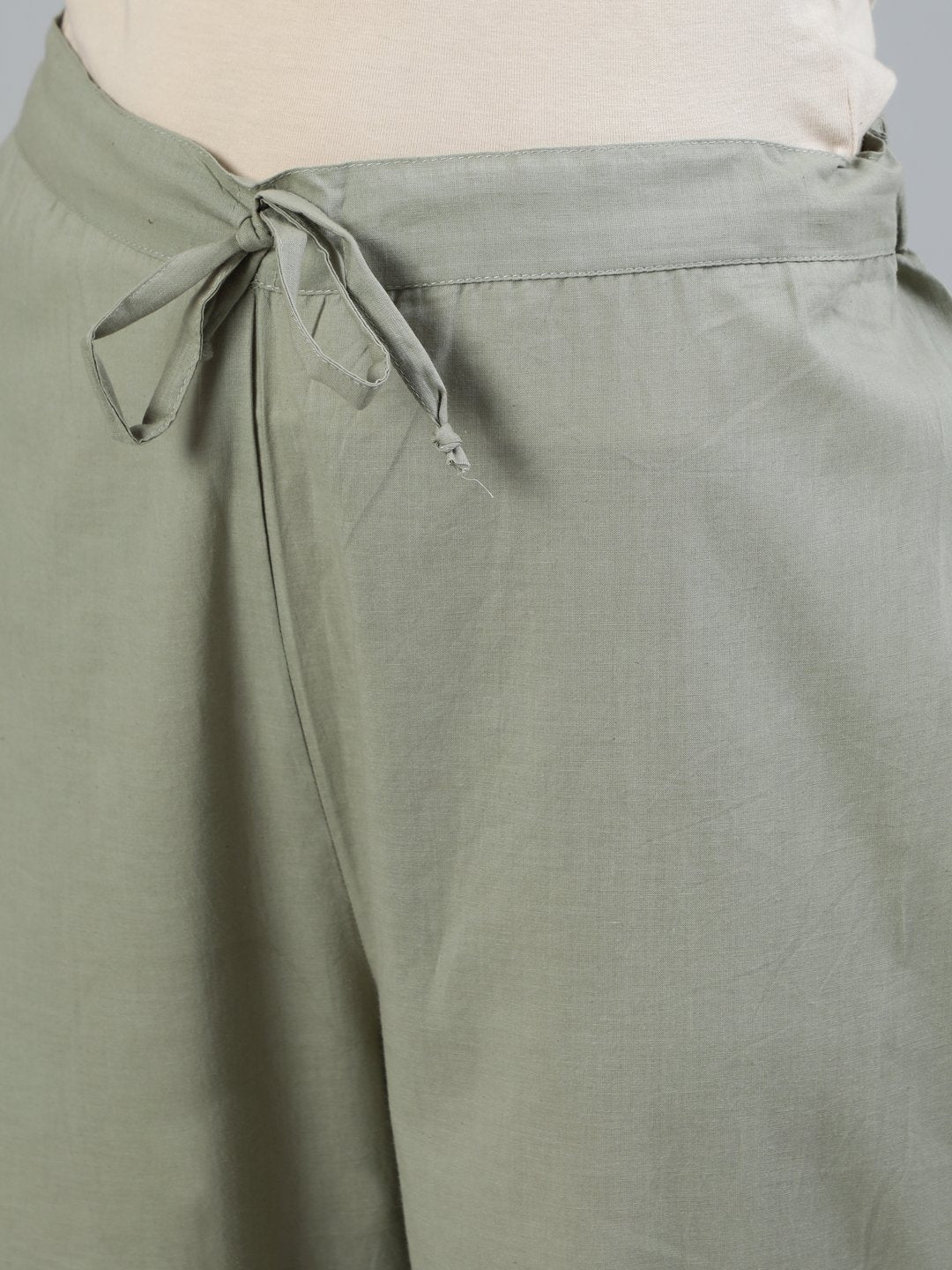 Ishin Women's Green Block Printed Straight Kurta With Trouser