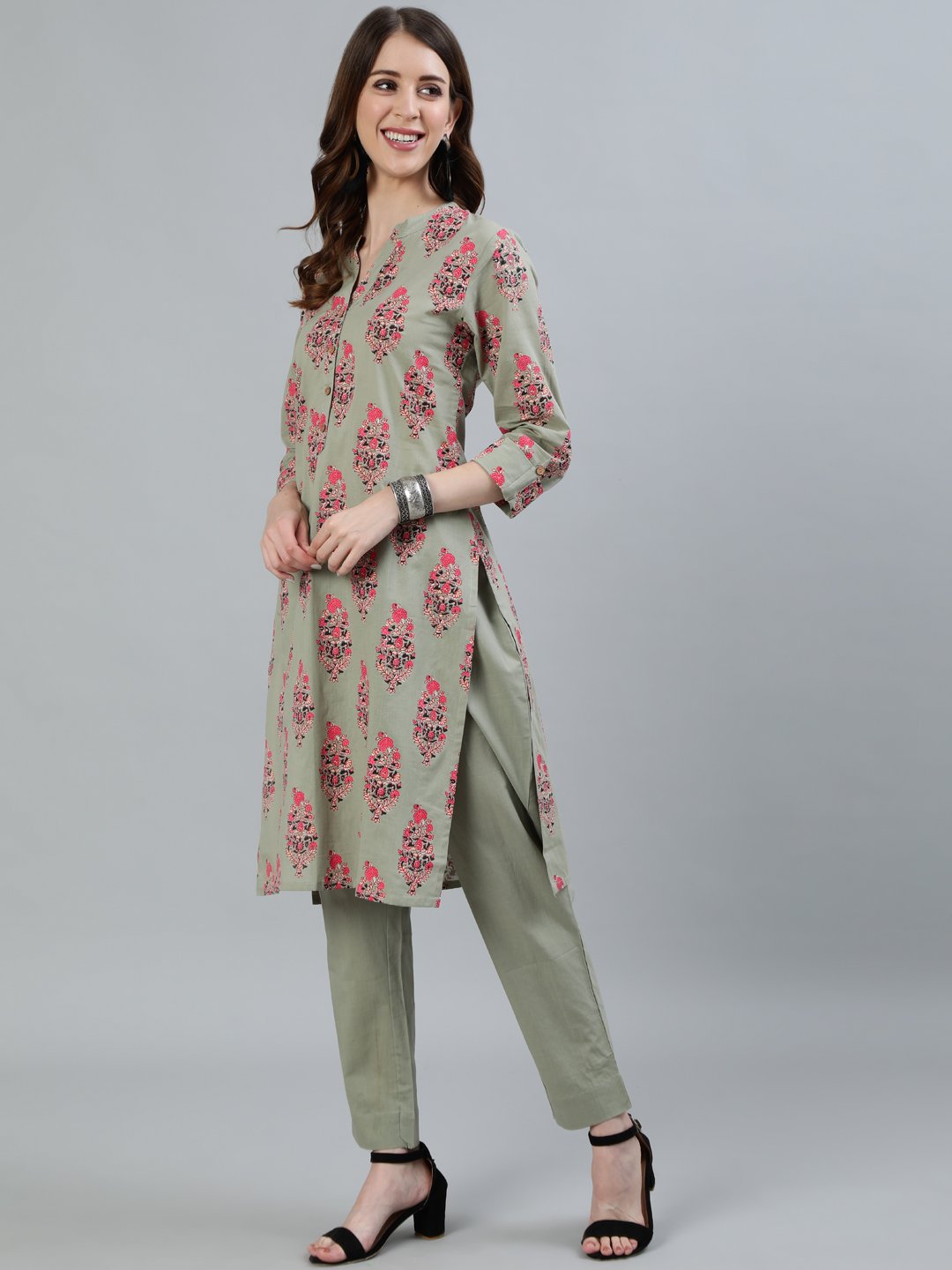 Ishin Women's Green Block Printed Straight Kurta With Trouser